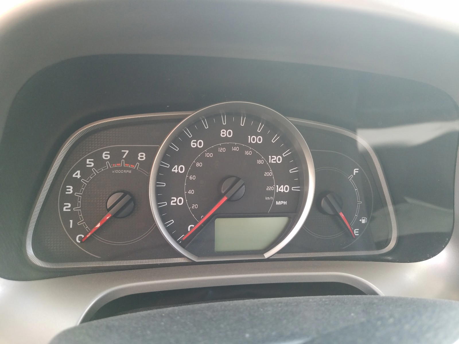 Photo 8 from auction – 2014 TOYOTA RAV4 LE with VIN JTMZFREV2ED040675