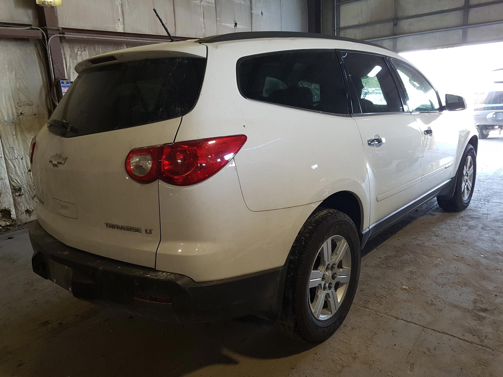 Photo 4 from auction – 2009 CHEVROLET TRAVERSE L with VIN 1GNER23D29S100809