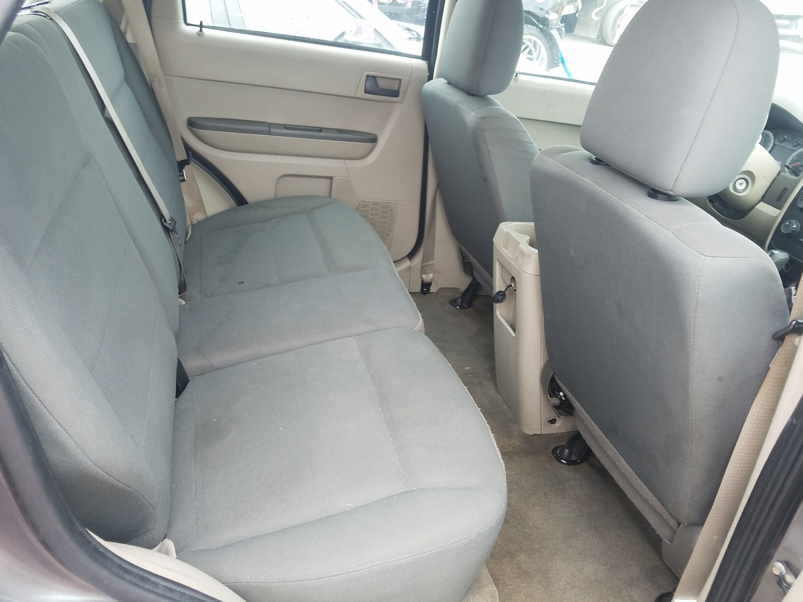 Photo 6 from auction – 2009 FORD ESCAPE XLS with VIN 1FMCU02769KC80631