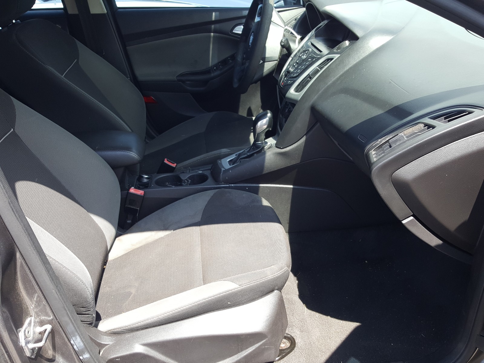 Foto 5 de la subasta – 2013 FORD FOCUS SE con VIN 1FADP3K22DL139537