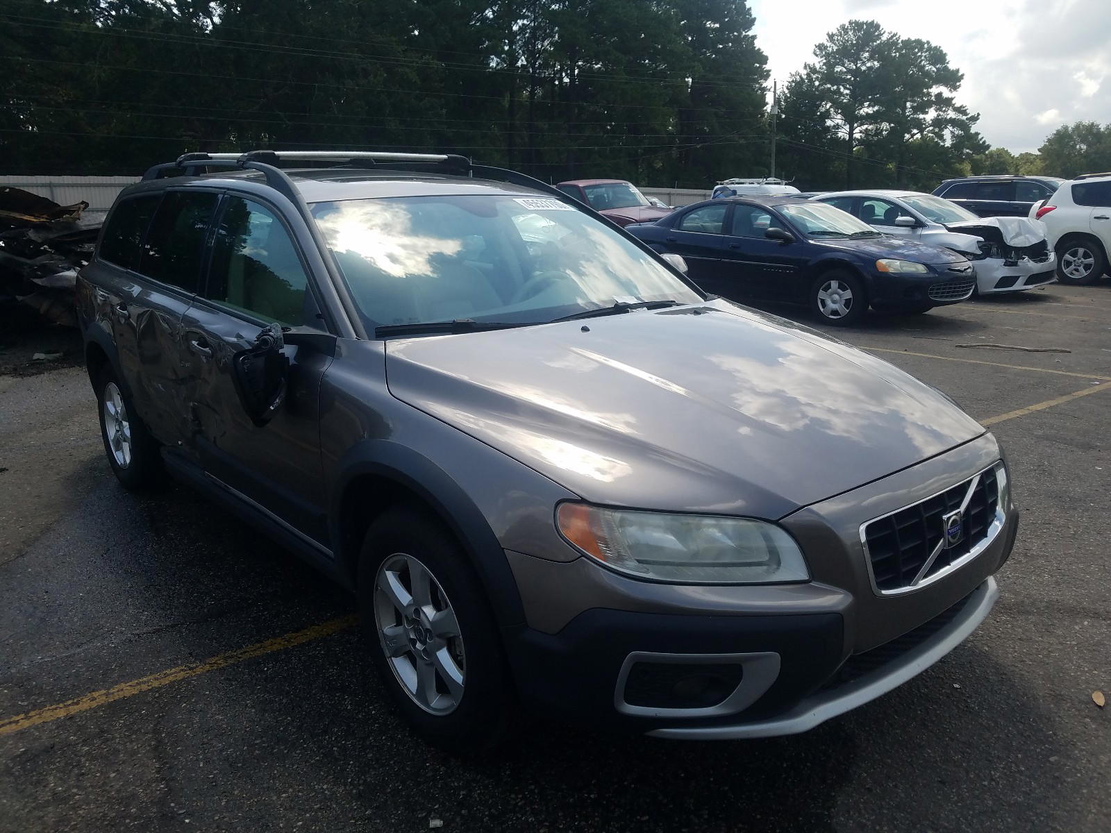 VOLVO XC70 2008 with VIN YV4BZ982681001827 - Photo from auction