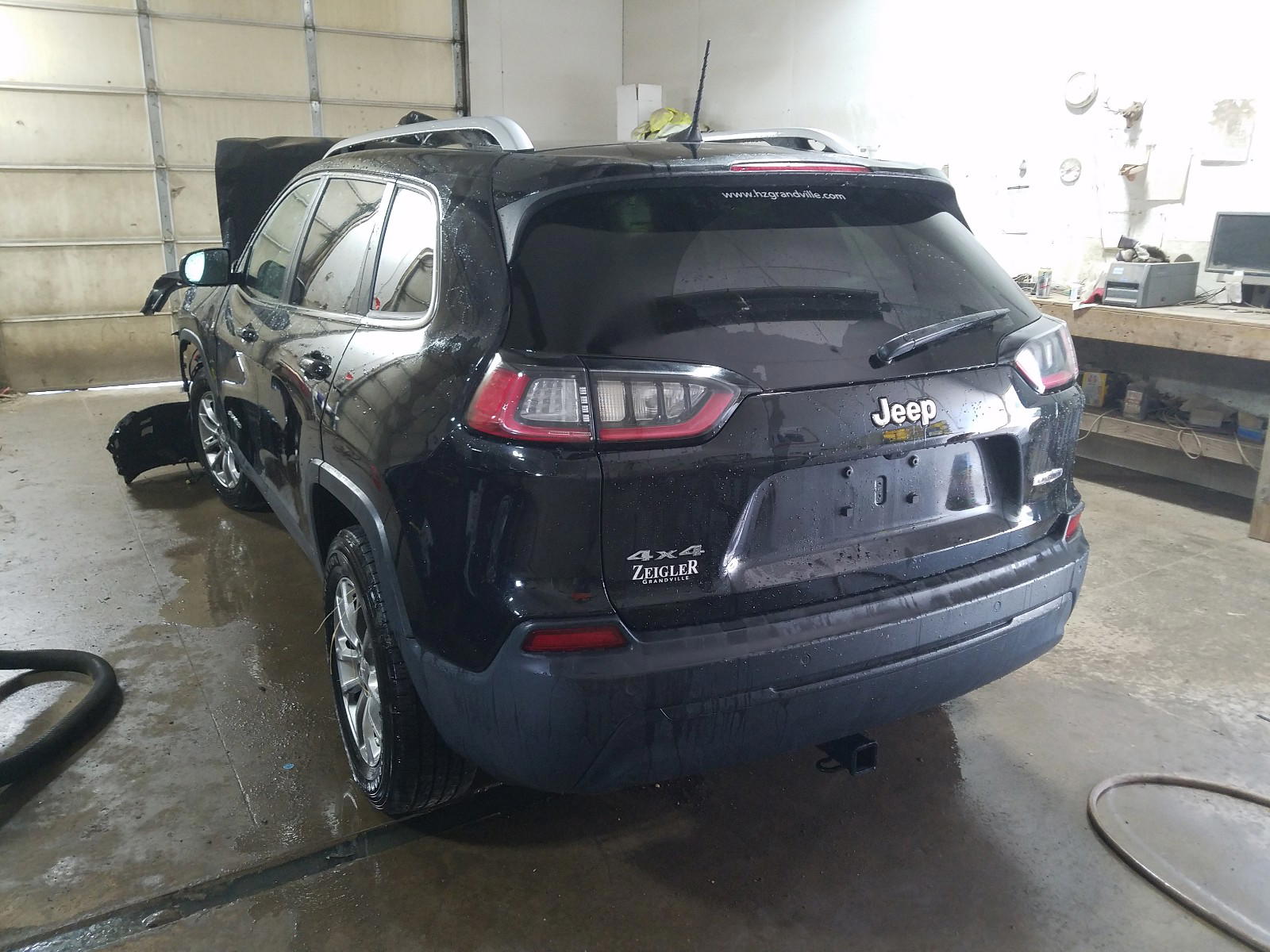 Photo 3 from auction – 2019 JEEP CHEROKEE L with VIN 1C4PJMLB3KD303205