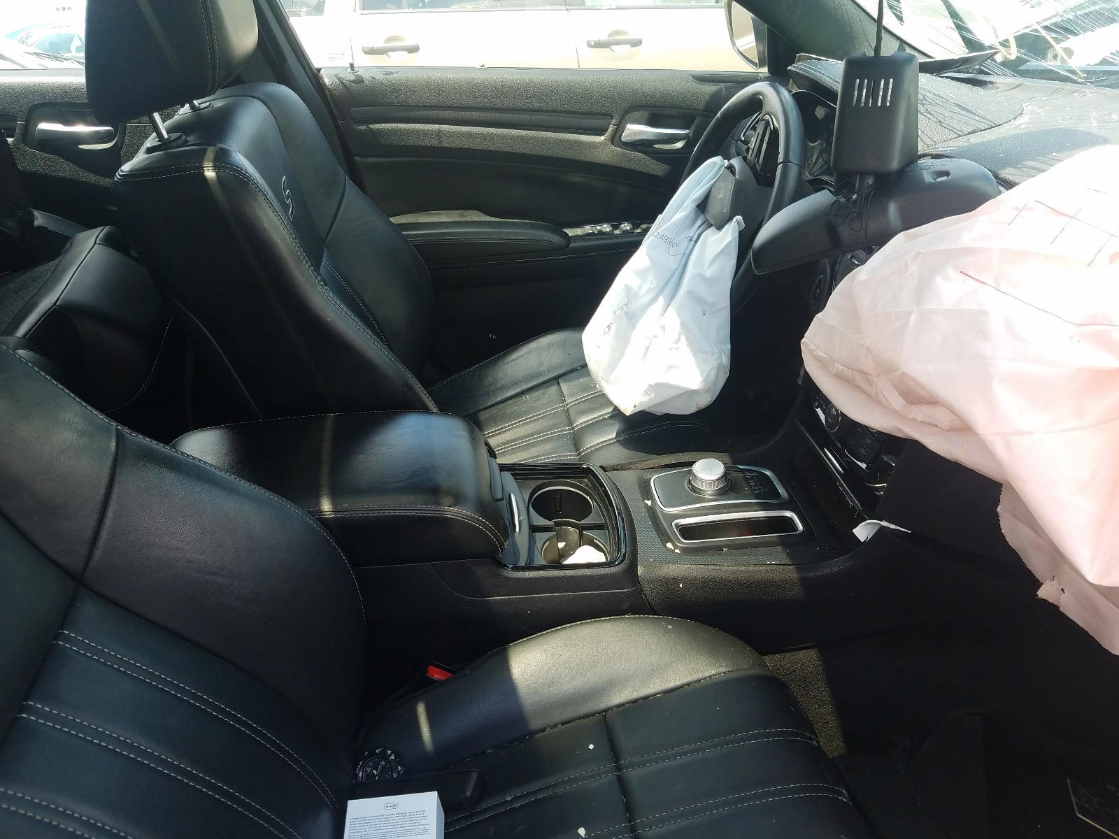 Photo 5 from auction – 2015 CHRYSLER 300 S with VIN 2C3CCABG1FH792737
