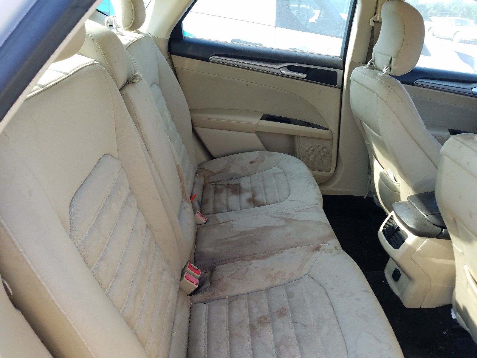 Photo 6 from auction – 2013 FORD FUSION SE with VIN 3FA6P0HR1DR232935