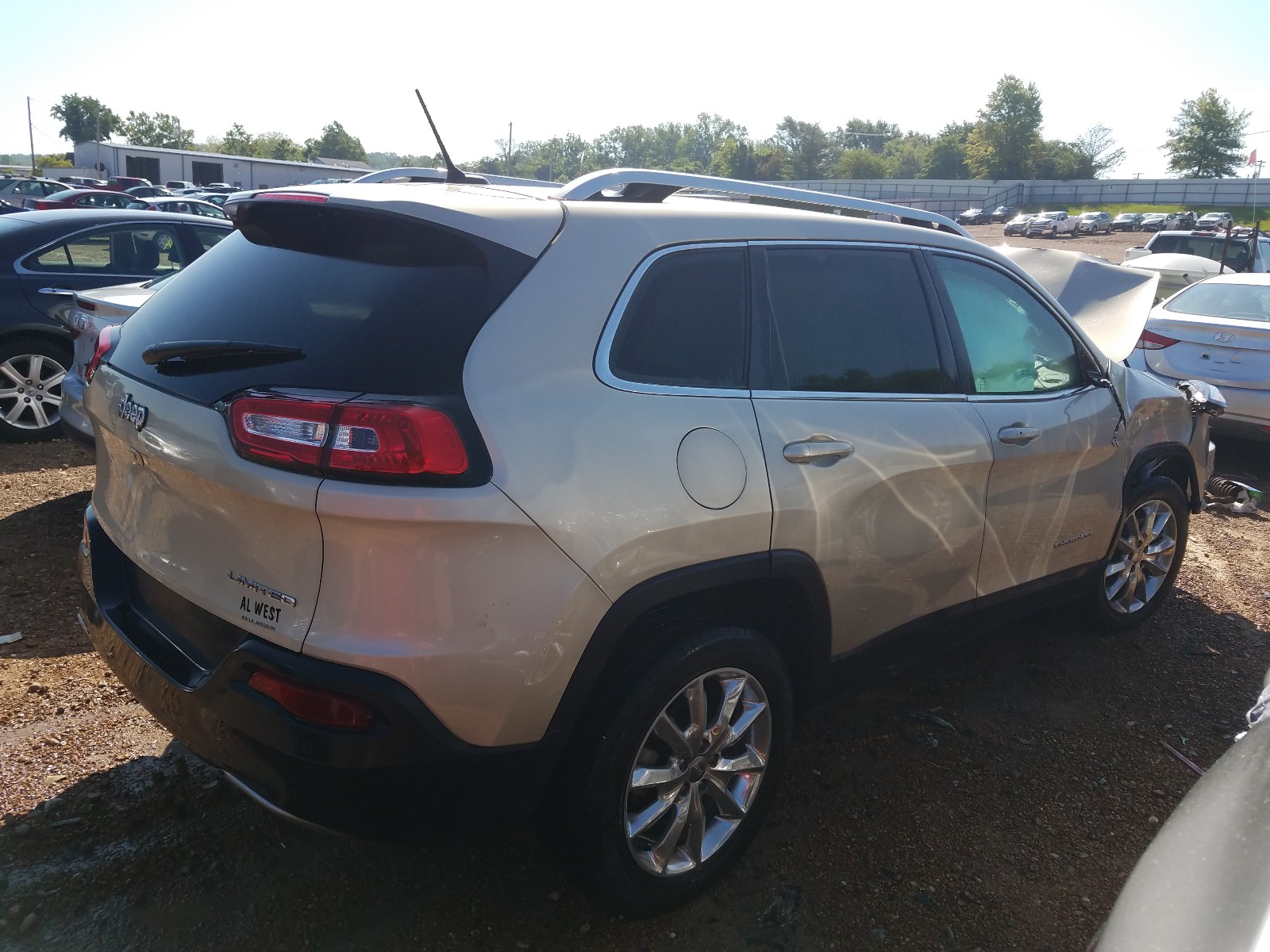 Photo 4 from auction – 2015 JEEP CHEROKEE L with VIN 1C4PJLDB6FW766765