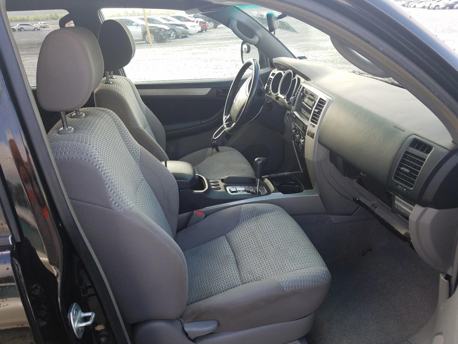 Photo 5 from auction – 2006 TOYOTA 4RUNNER SR with VIN JTEZU14R960073690