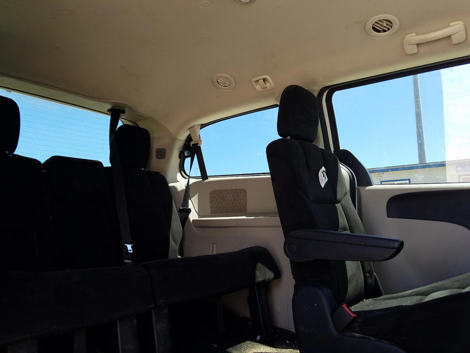 Photo 6 from auction – 2014 DODGE GRAND CARA with VIN 2C4RDGCG7ER323276