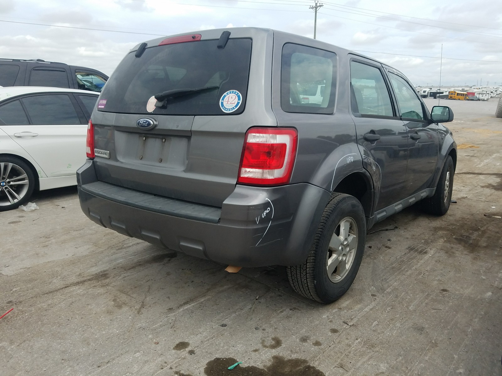 Photo 4 from auction – 2009 FORD ESCAPE XLS with VIN 1FMCU02769KC80631