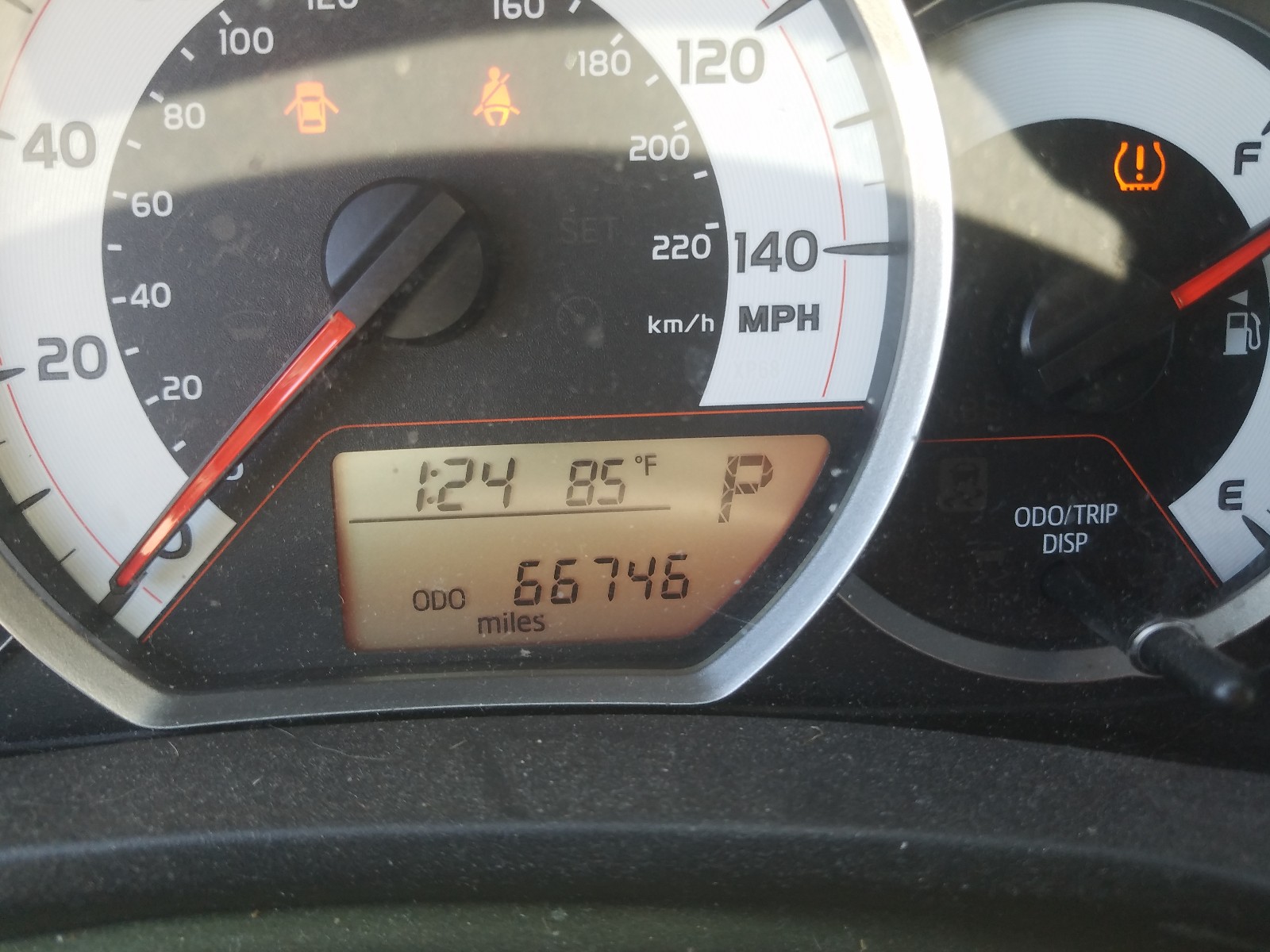 Photo 8 from auction – 2012 TOYOTA YARIS with VIN JTDKTUD39CD541122
