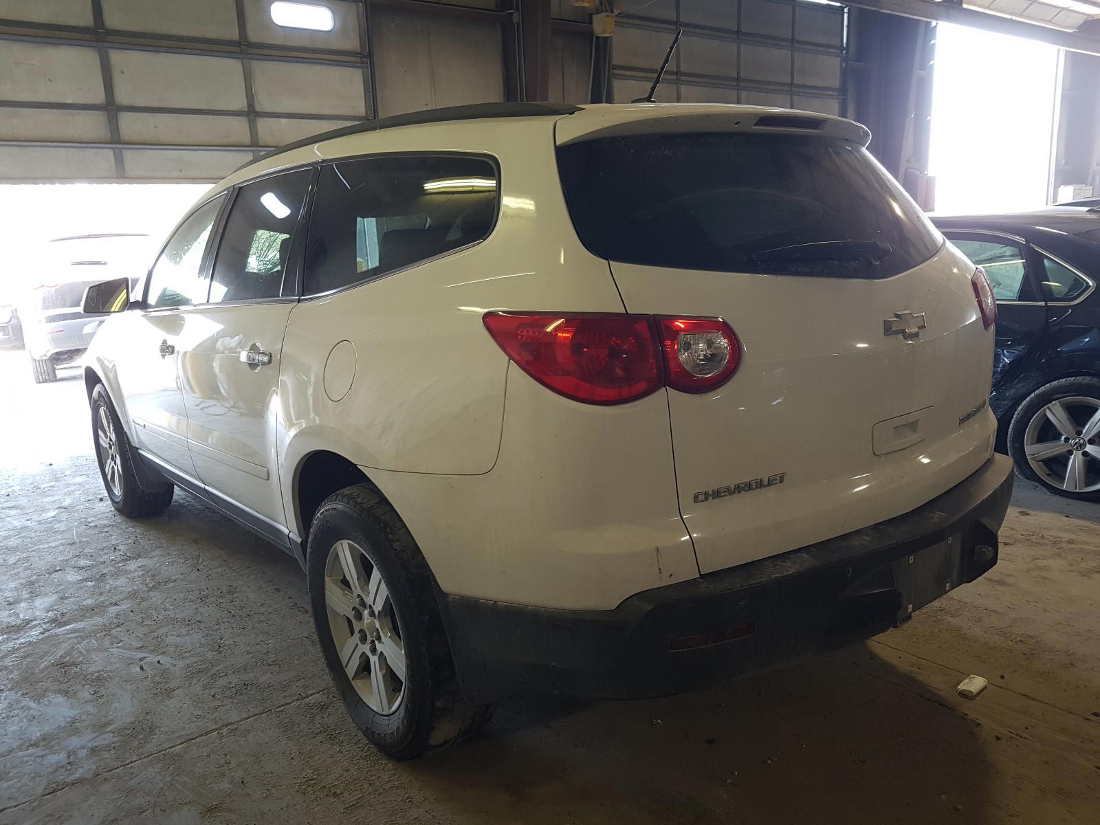 Photo 3 from auction – 2009 CHEVROLET TRAVERSE L with VIN 1GNER23D29S100809