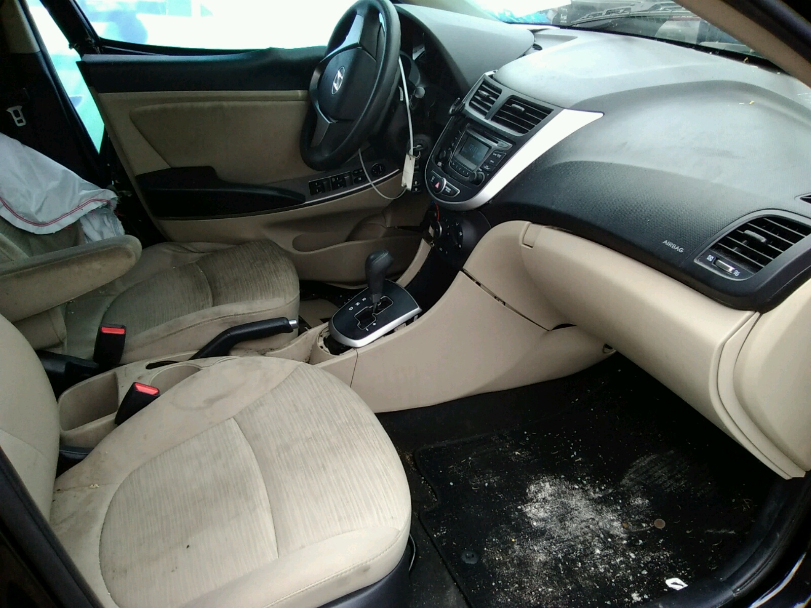 Photo 5 from auction – 2017 HYUNDAI ACCENT SE with VIN KMHCT4AE1HU330476