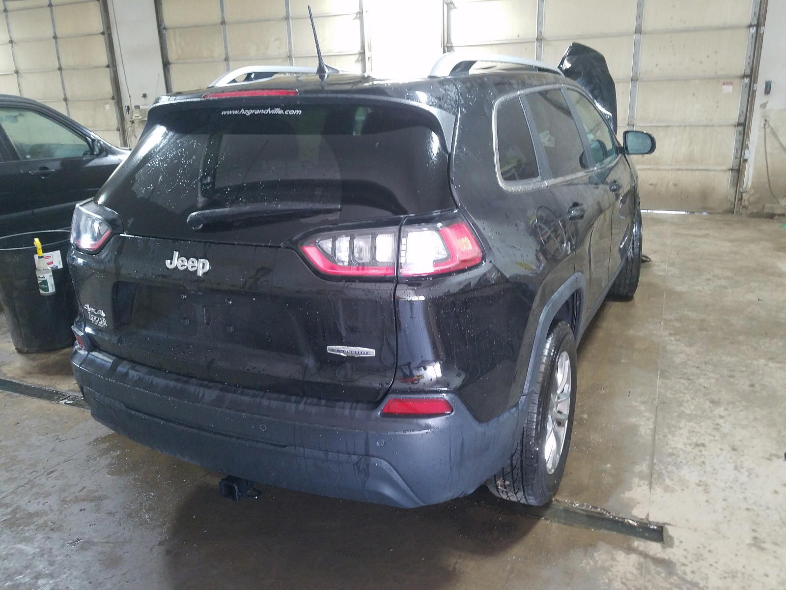 Photo 4 from auction – 2019 JEEP CHEROKEE L with VIN 1C4PJMLB3KD303205