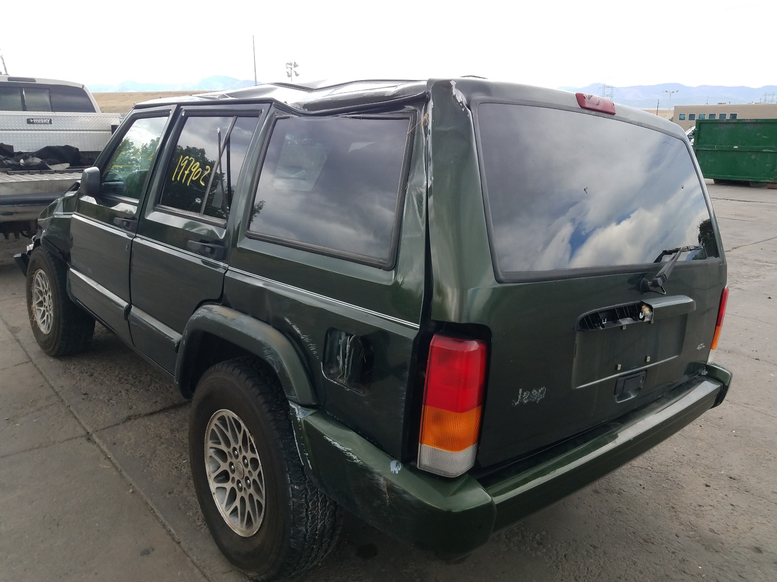 Photo 3 from auction – 1998 JEEP CHEROKEE L with VIN 1J4FT78S7WL272417