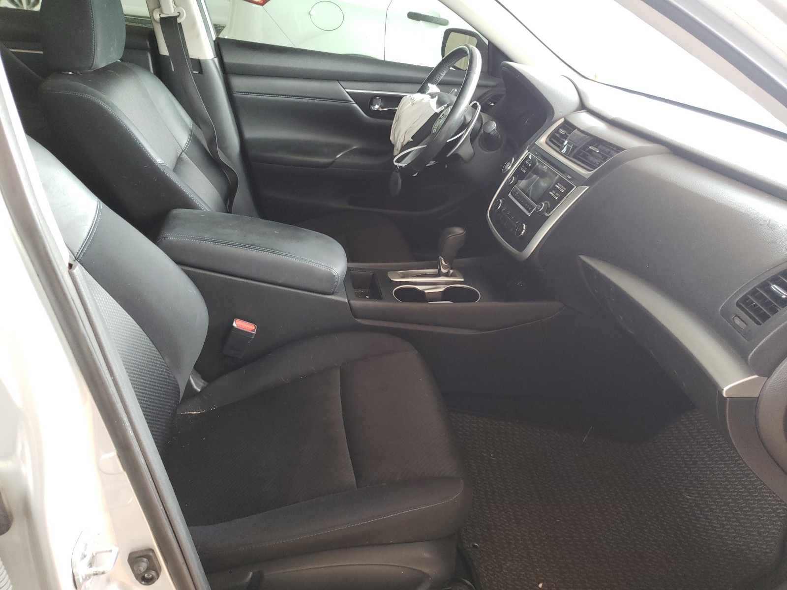 Photo 5 from auction – 2016 NISSAN ALTIMA 2.5 with VIN 1N4AL3AP0GC109498