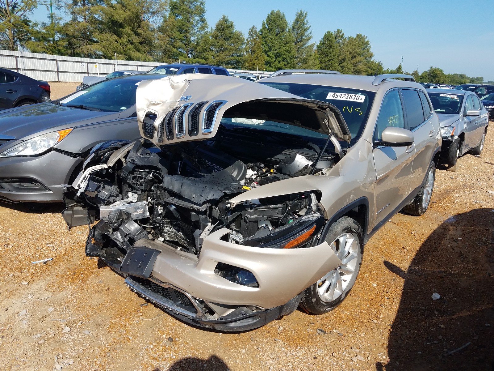 Photo 2 from auction – 2015 JEEP CHEROKEE L with VIN 1C4PJLDB6FW766765