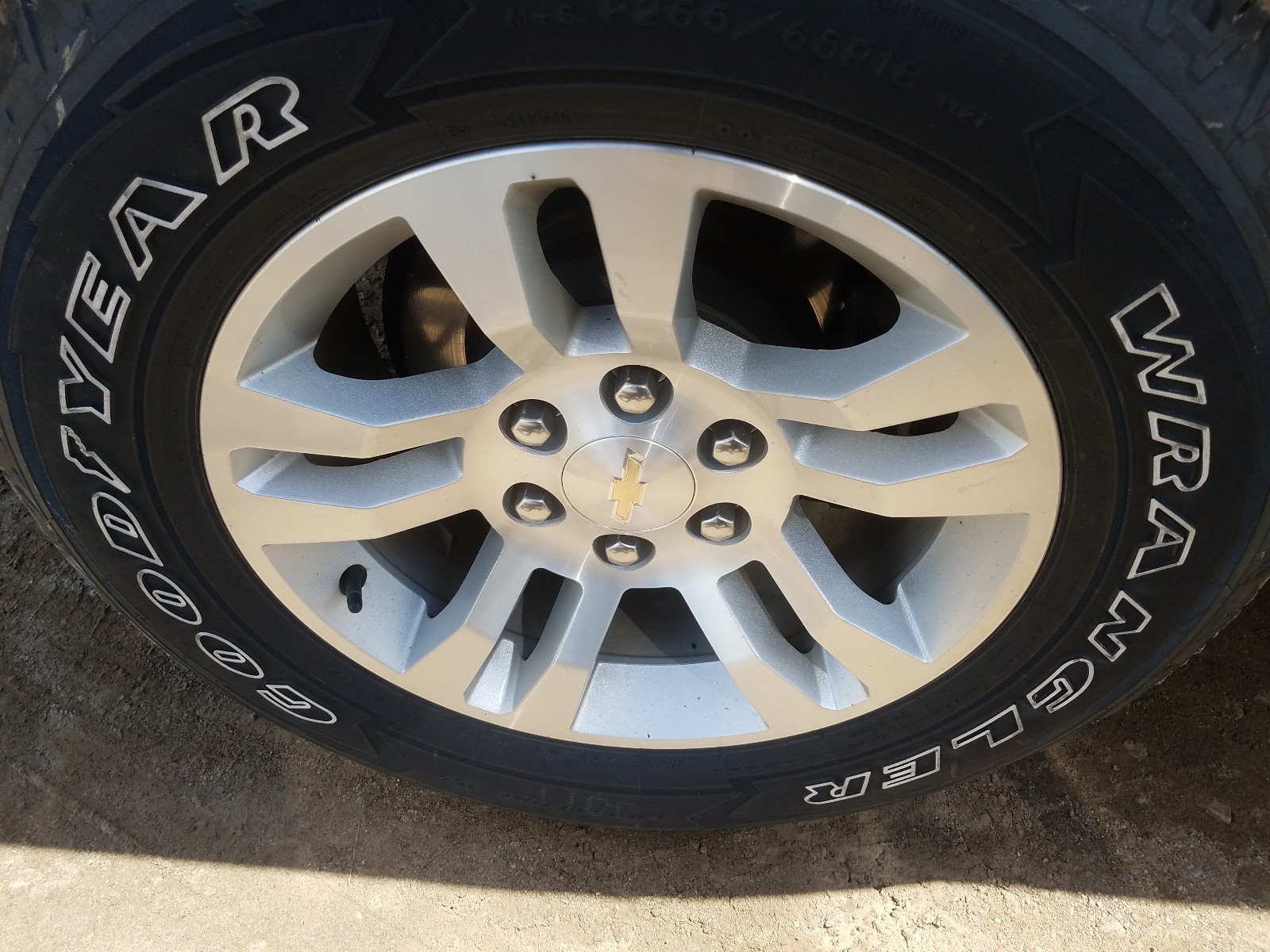 Photo 9 from auction – 2018 CHEVROLET SILVERADO with VIN 1GCVKREC4JZ366693