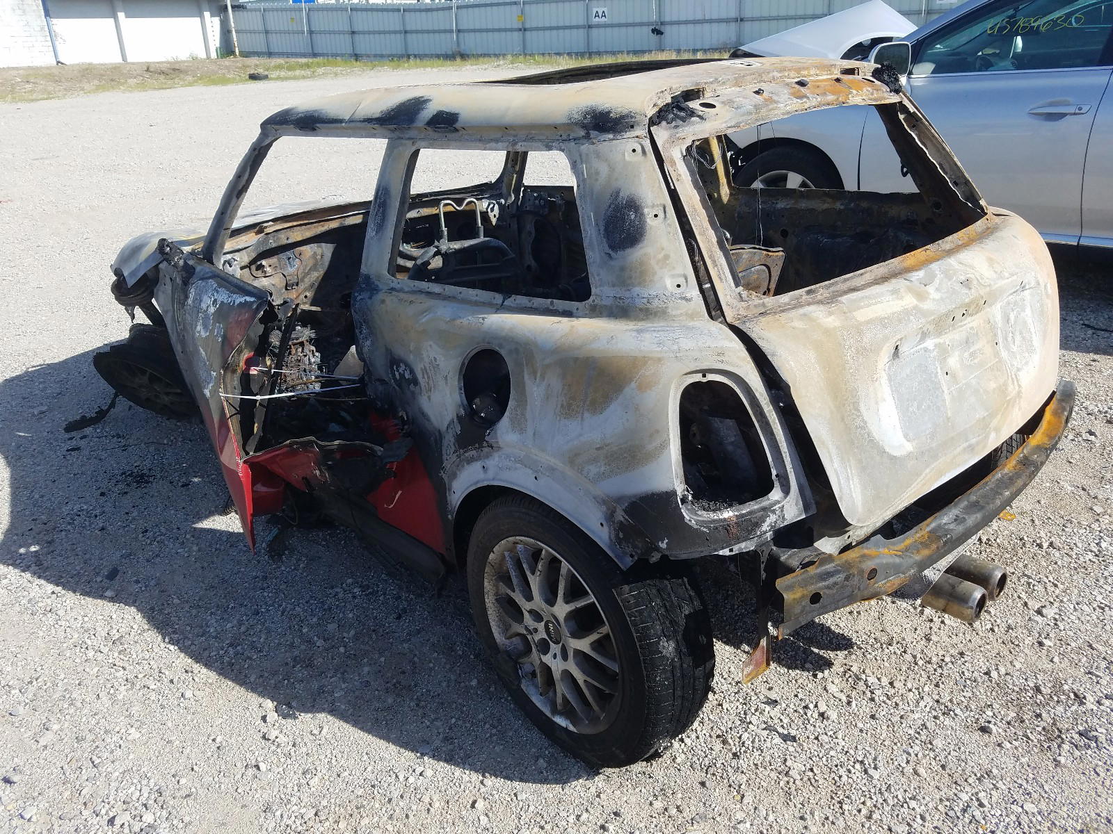 Photo 3 from auction – 2009 MINI COOPER S with VIN WMWMF73569TX40564