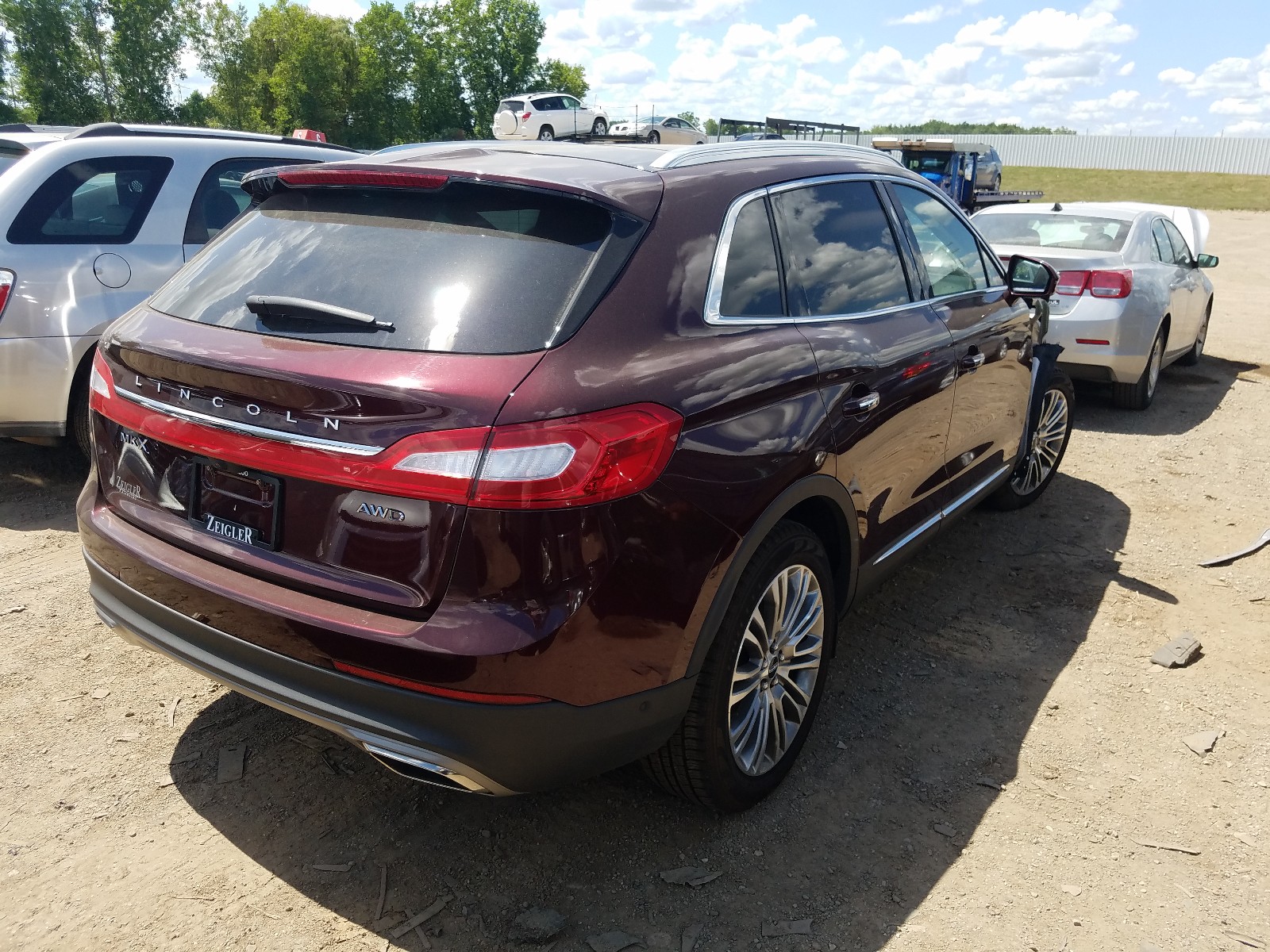 Photo 4 from auction – 2017 LINCOLN MKX RESERV with VIN 2LMPJ8LR3HBL22369