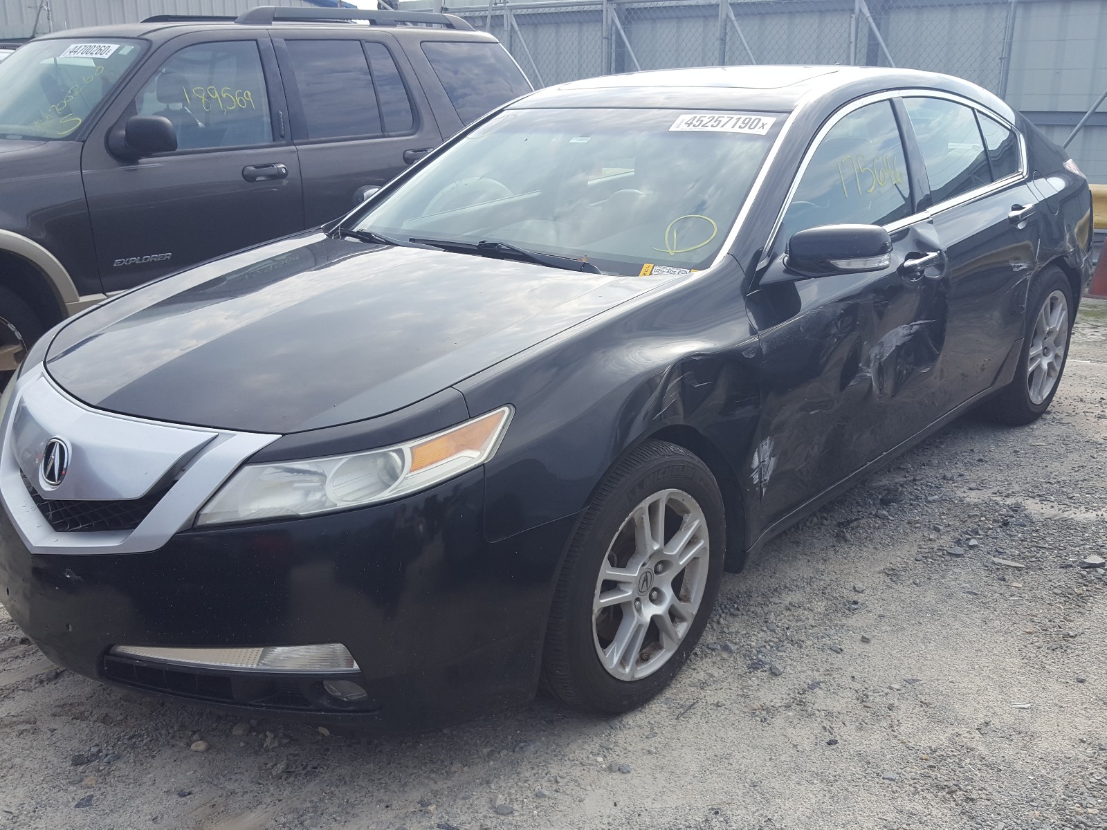 Zdjęcie 2 z aukcji – 2010 ACURA TL z VIN 19UUA8F52AA000482