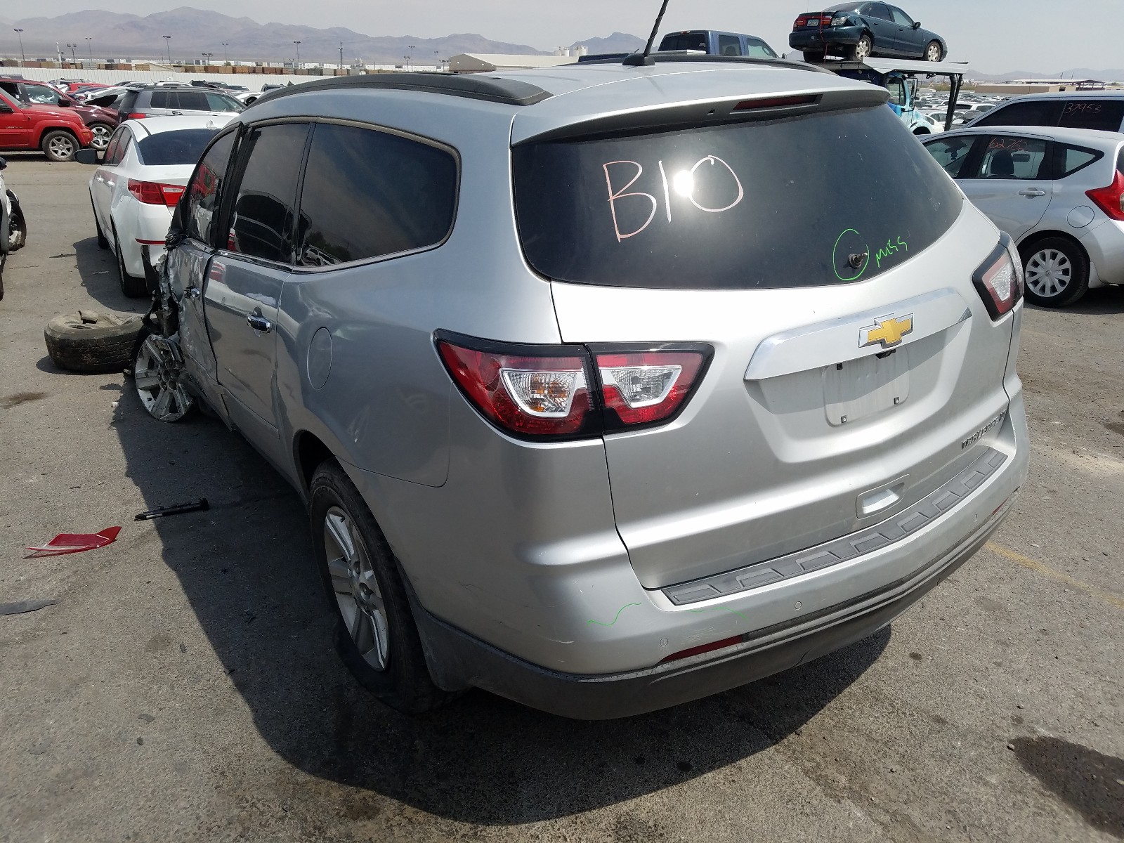Photo 3 from auction – 2014 CHEVROLET TRAVERSE L with VIN 1GNKRGKD8EJ375926
