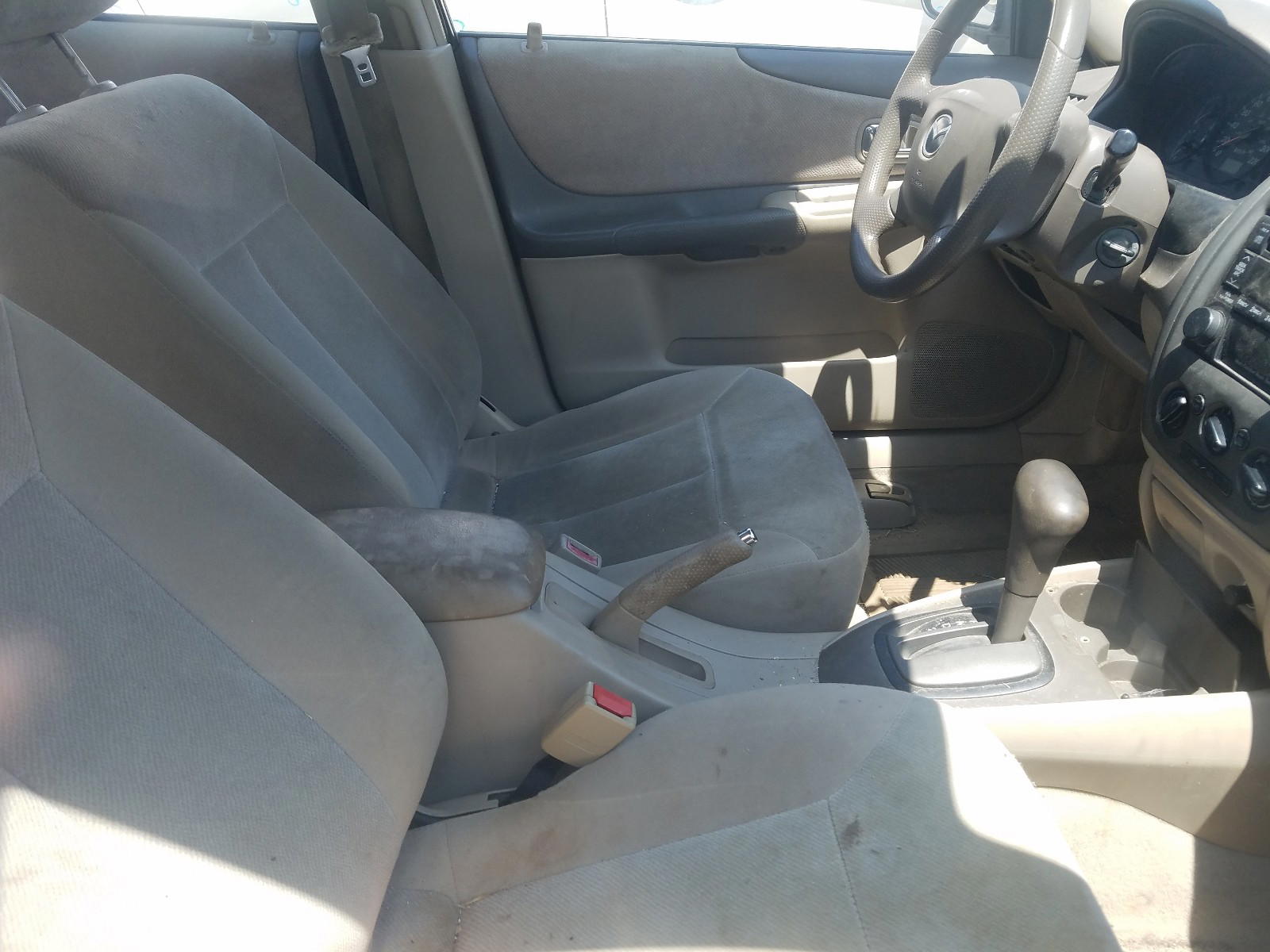 Photo 5 from auction – 2001 MAZDA PROTEGE LX with VIN JM1BJ225710435366