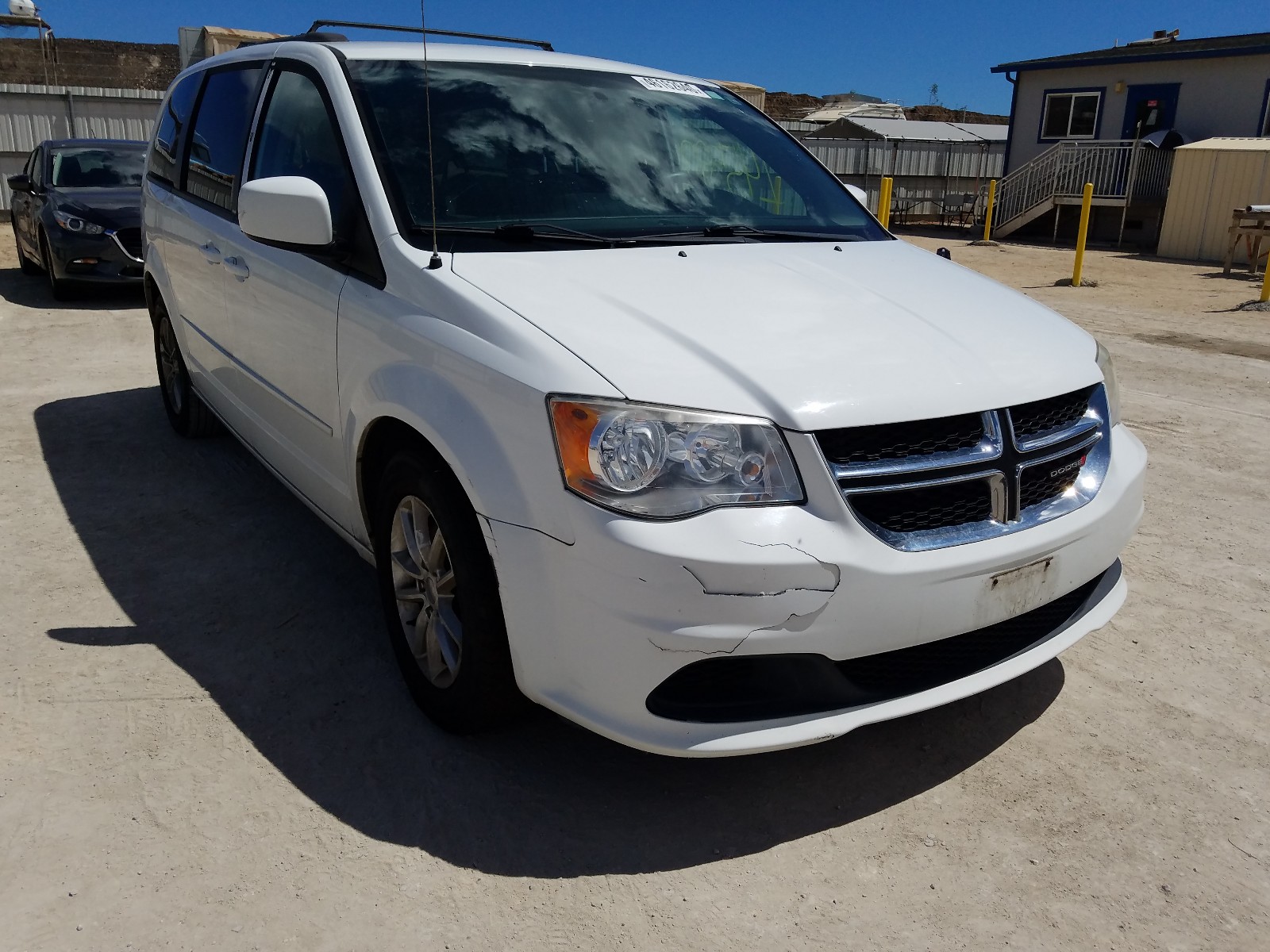 DODGE GRAND CARA 2014 z numerem VIN 2C4RDGCG7ER323276 - Zdjęcie z aukcji