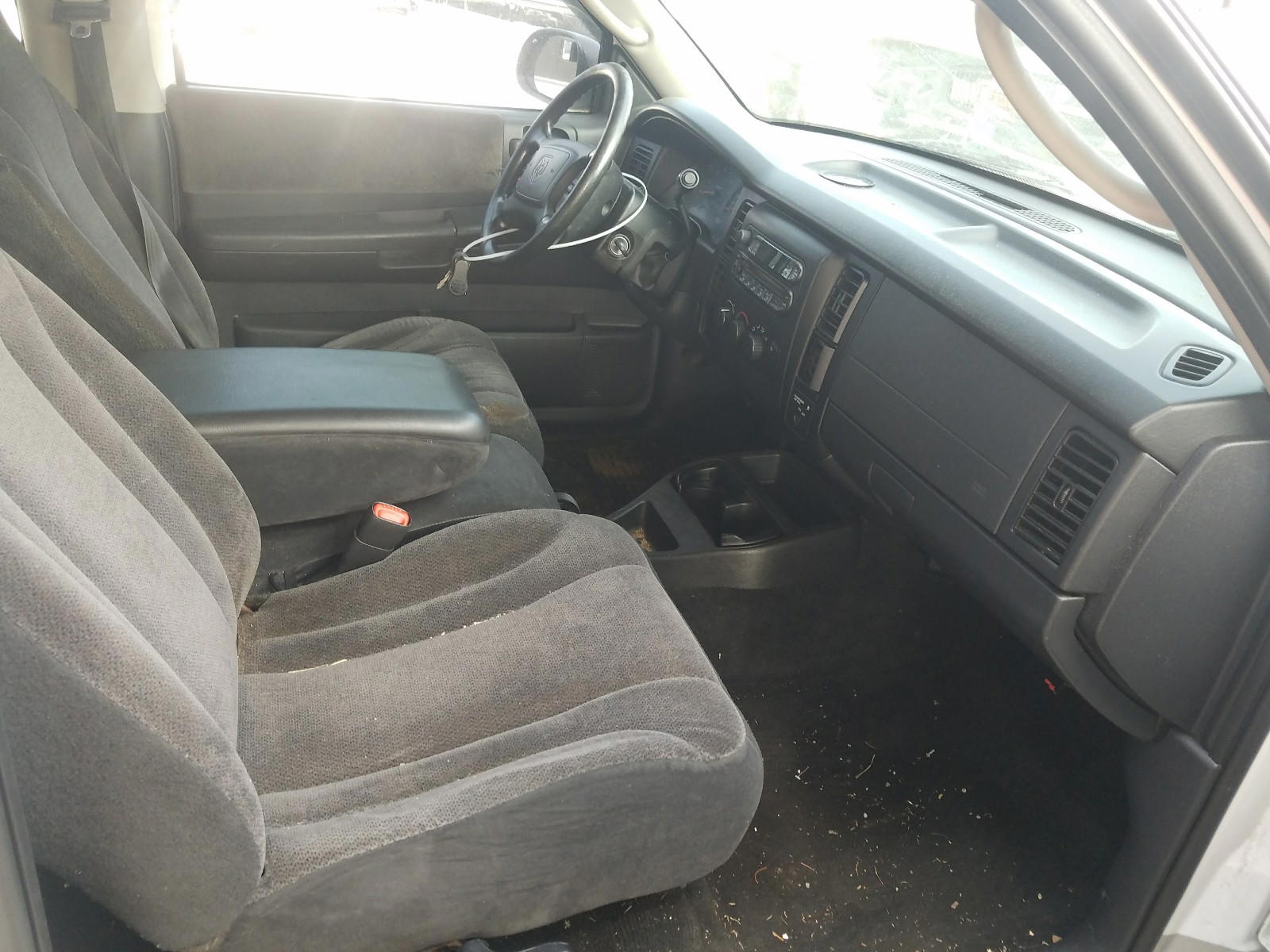 Photo 5 from auction – 2004 DODGE DAKOTA SLT with VIN 1D7GL42N44S735070