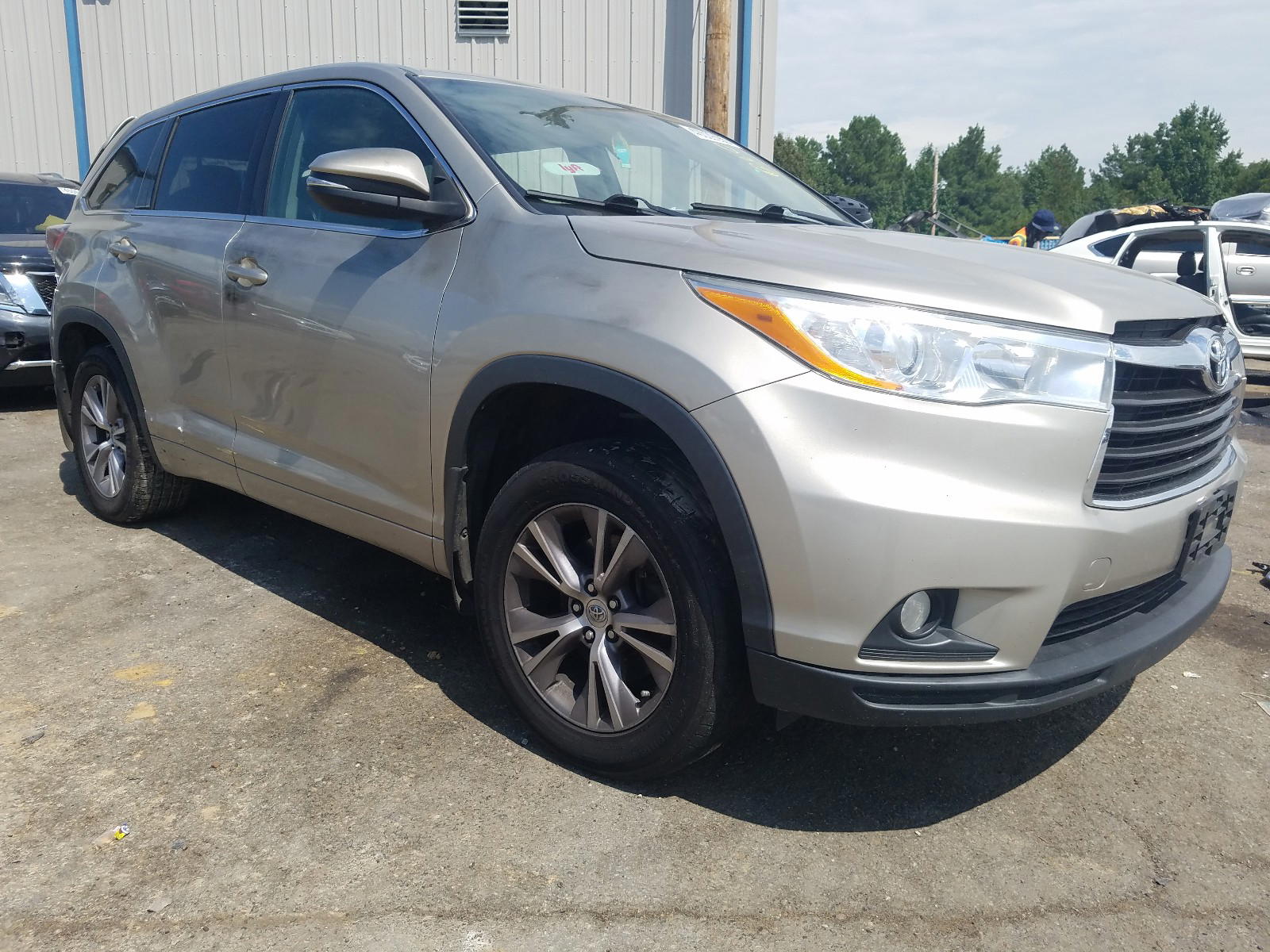 TOYOTA HIGHLANDER 2014 with VIN 5TDBKRFH9ES041333 - Photo from auction