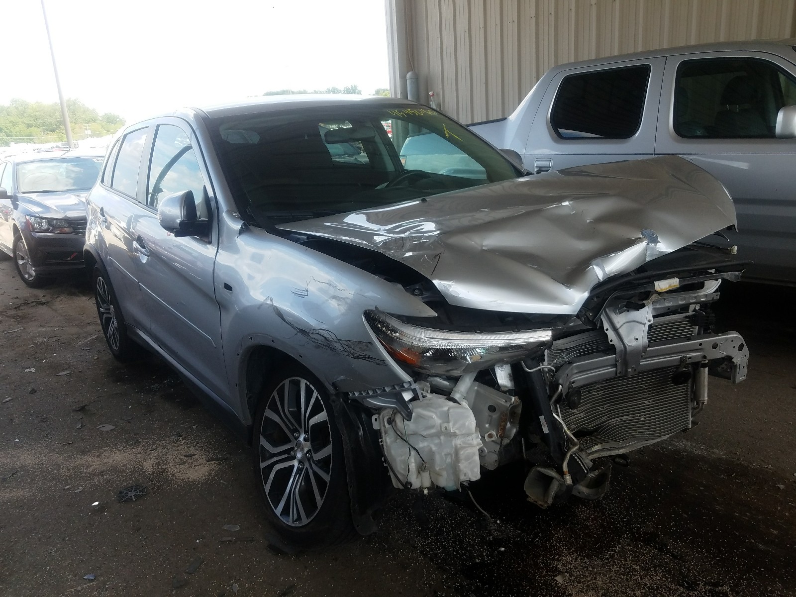 MITSUBISHI OUTLANDER 2017 with VIN JA4AP3AU9HZ008862 - Photo from auction