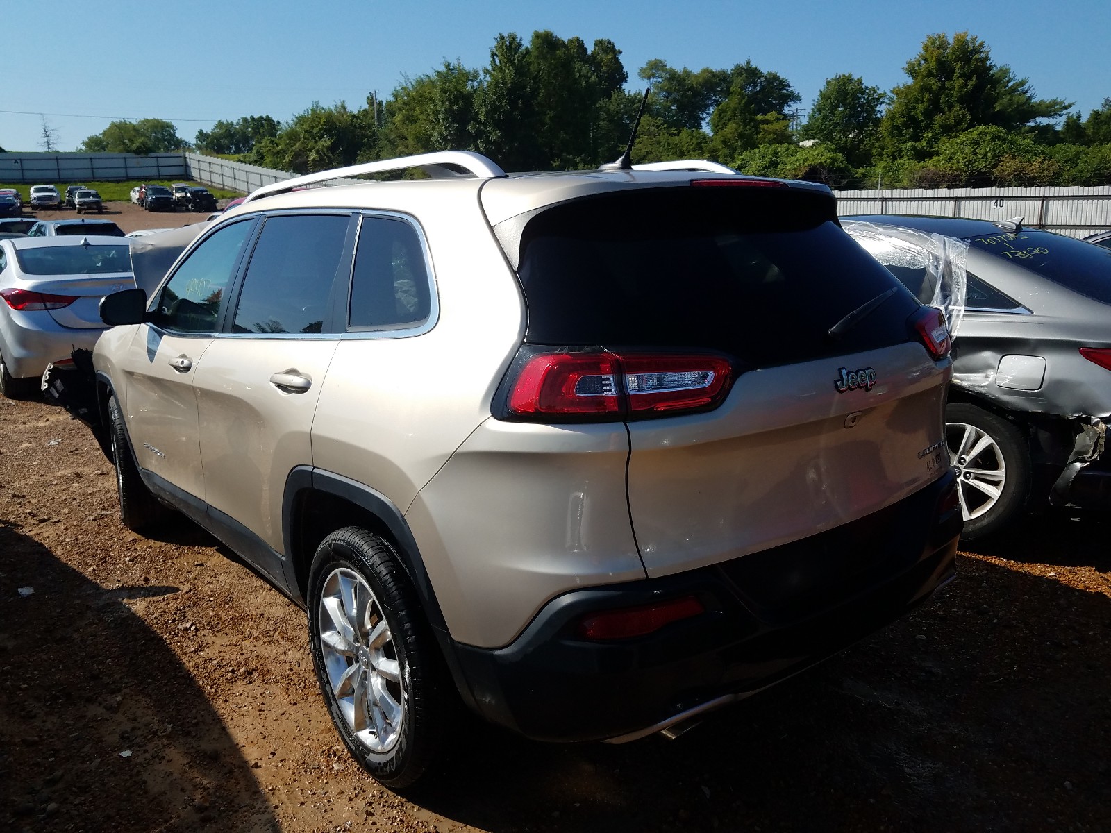 Photo 3 from auction – 2015 JEEP CHEROKEE L with VIN 1C4PJLDB6FW766765