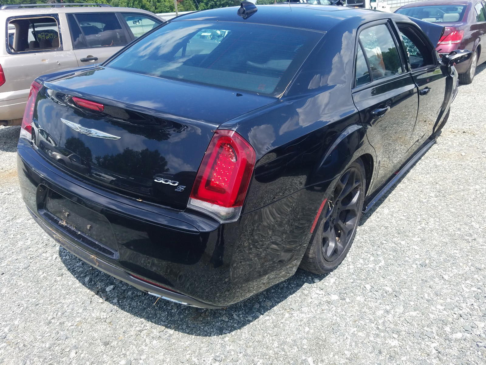 Photo 4 from auction – 2015 CHRYSLER 300 S with VIN 2C3CCABG1FH792737