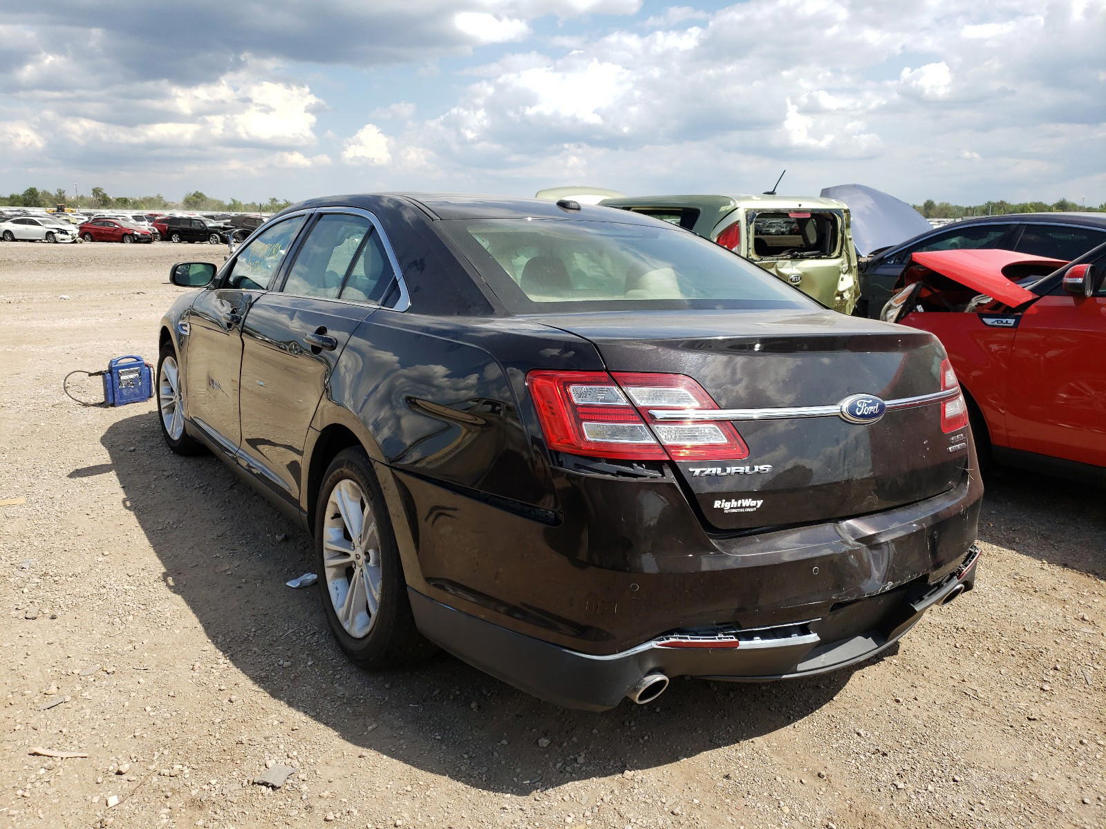 Photo 3 from auction – 2013 FORD TAURUS SEL with VIN 1FAHP2E86DG144230