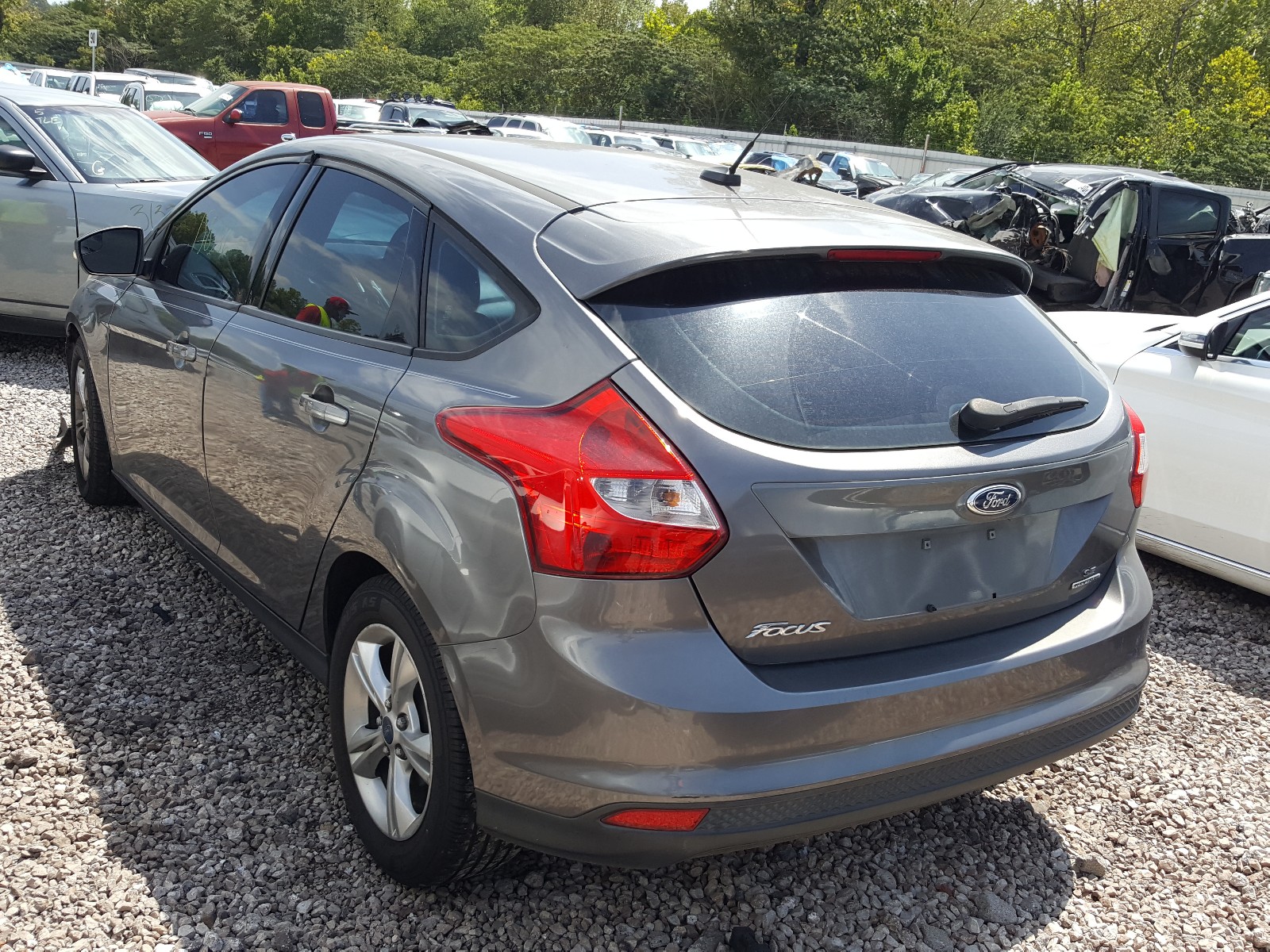 Foto 3 de la subasta – 2013 FORD FOCUS SE con VIN 1FADP3K22DL139537