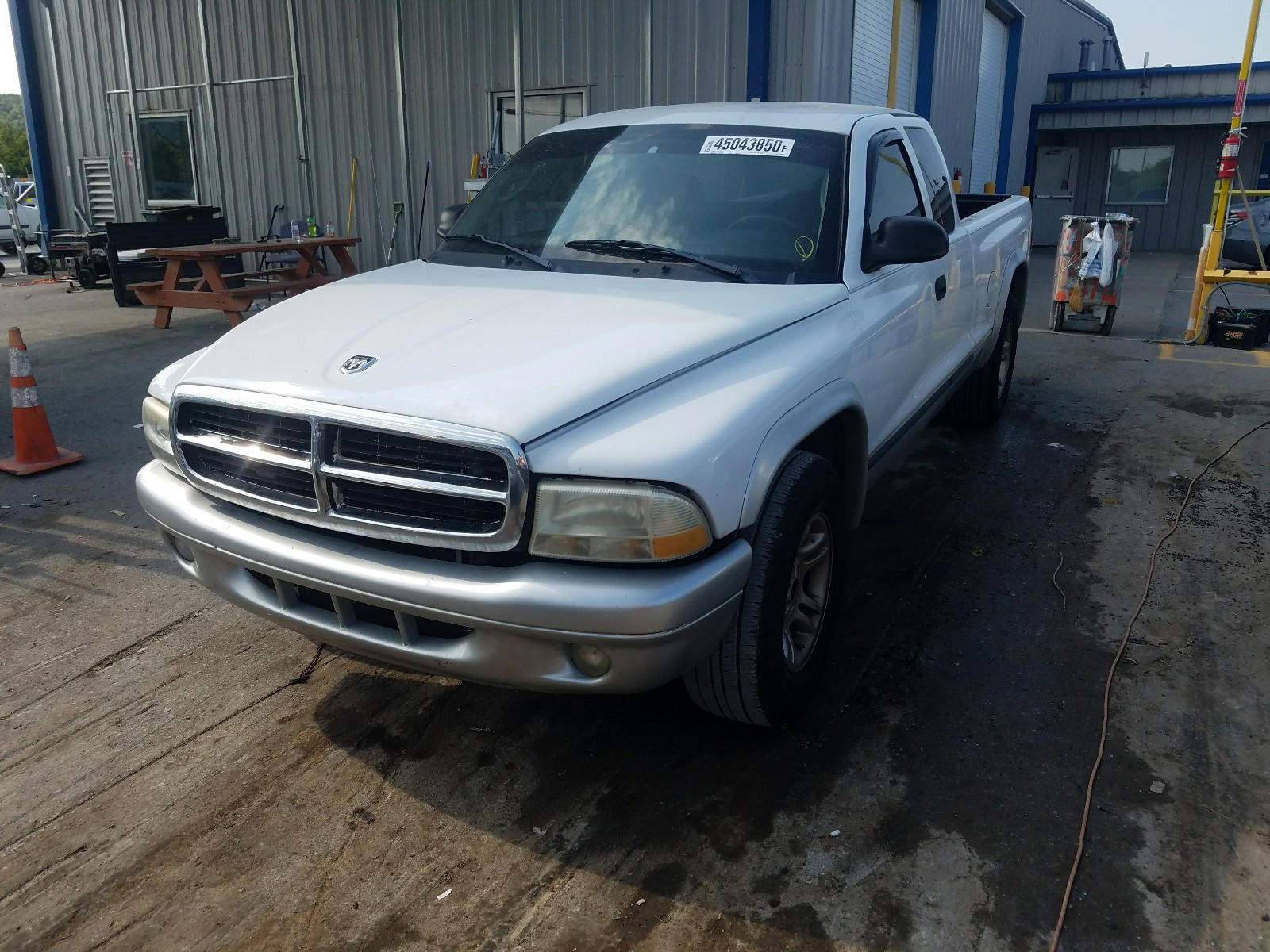 Photo 2 from auction – 2004 DODGE DAKOTA SLT with VIN 1D7GL42N44S735070