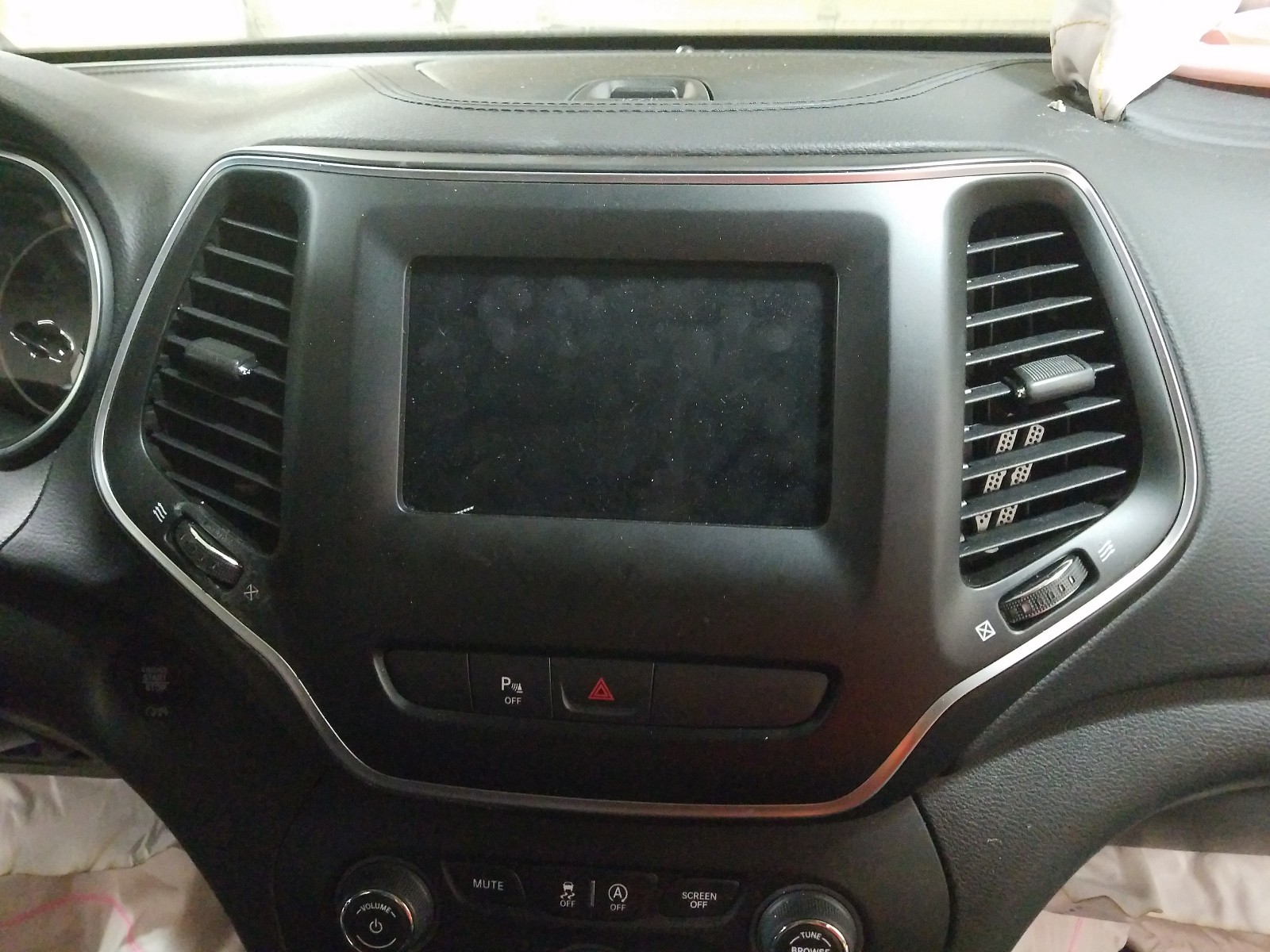 Zdjęcie 9 z aukcji – 2019 JEEP CHEROKEE L z VIN 1C4PJMLB3KD303205