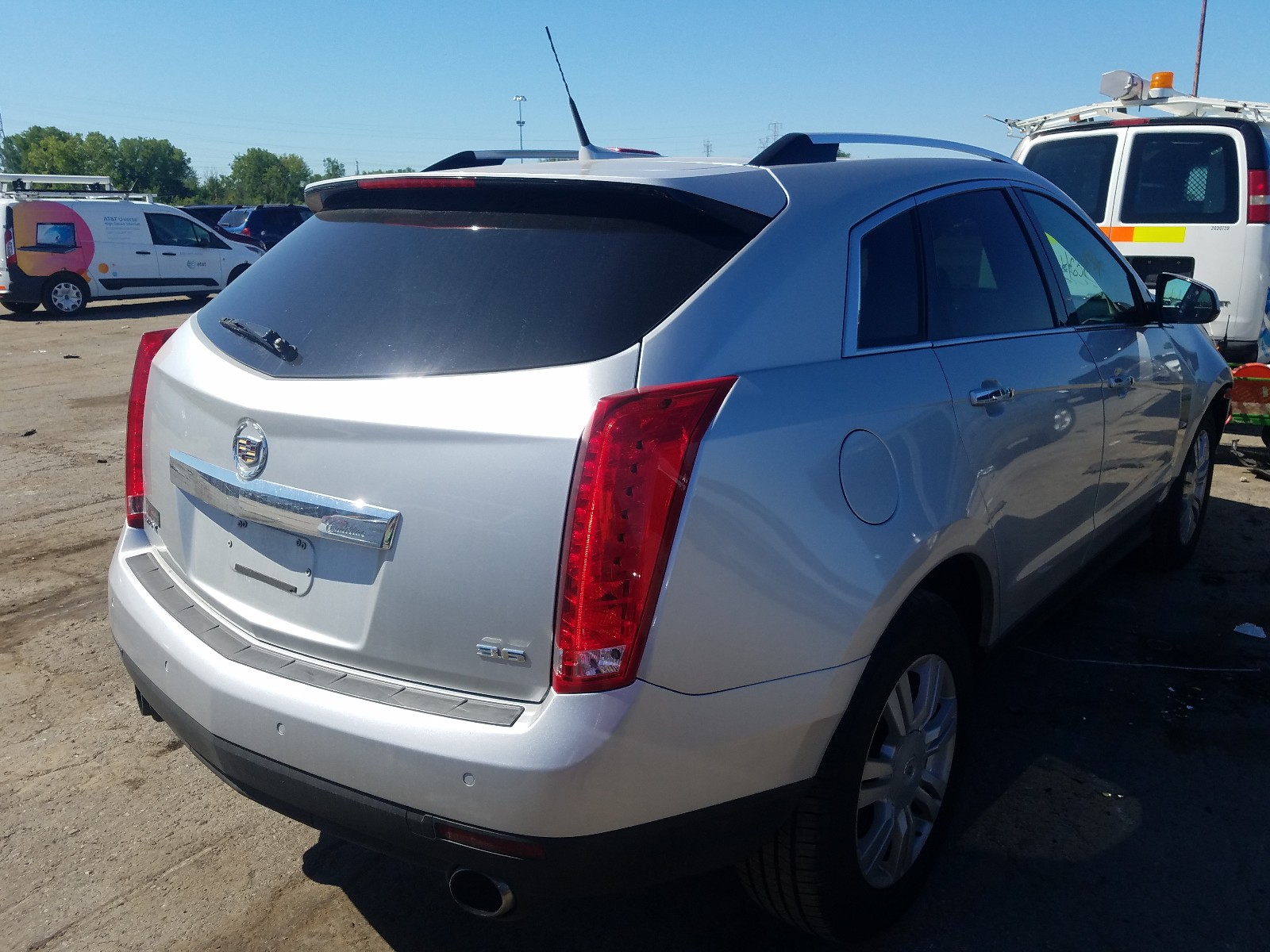 Photo 4 from auction – 2012 CADILLAC SRX LUXURY with VIN 3GYFNAE35CS591728