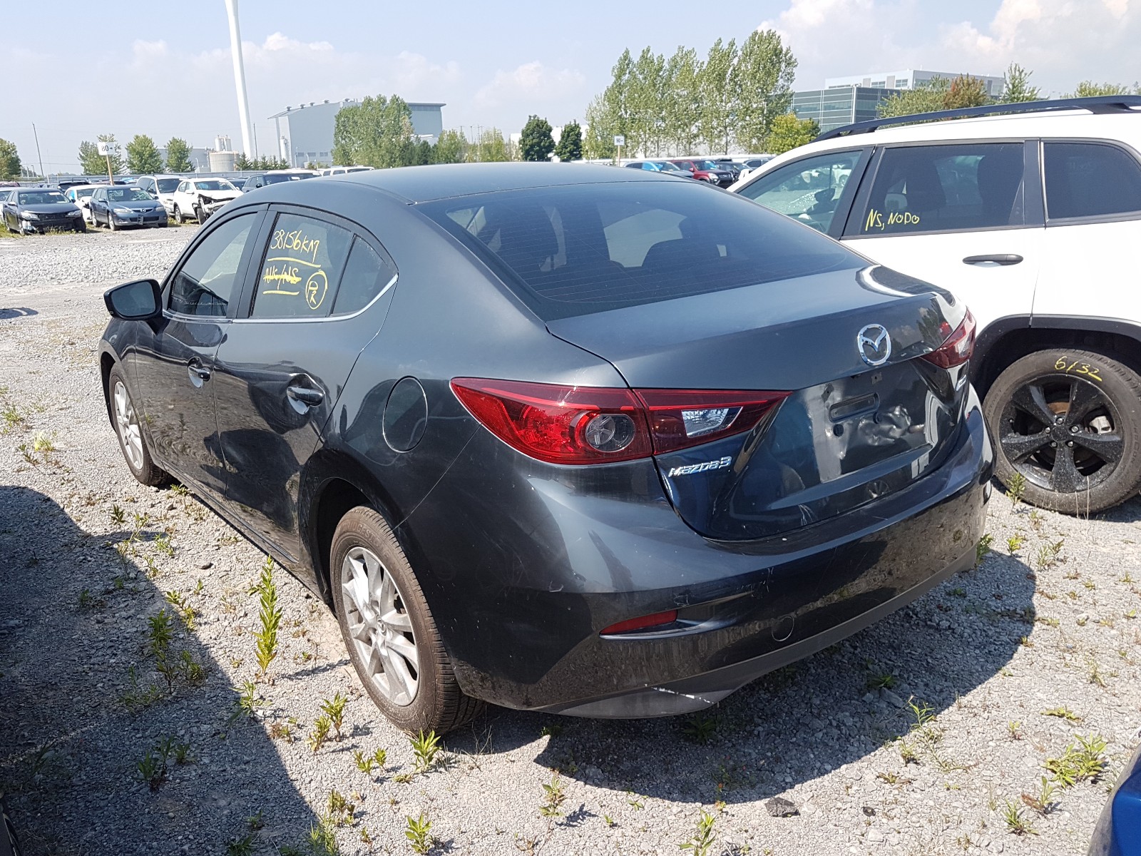 Photo 3 from auction – 2018 MAZDA 3 TOURING with VIN JM1BN1V78J1173427