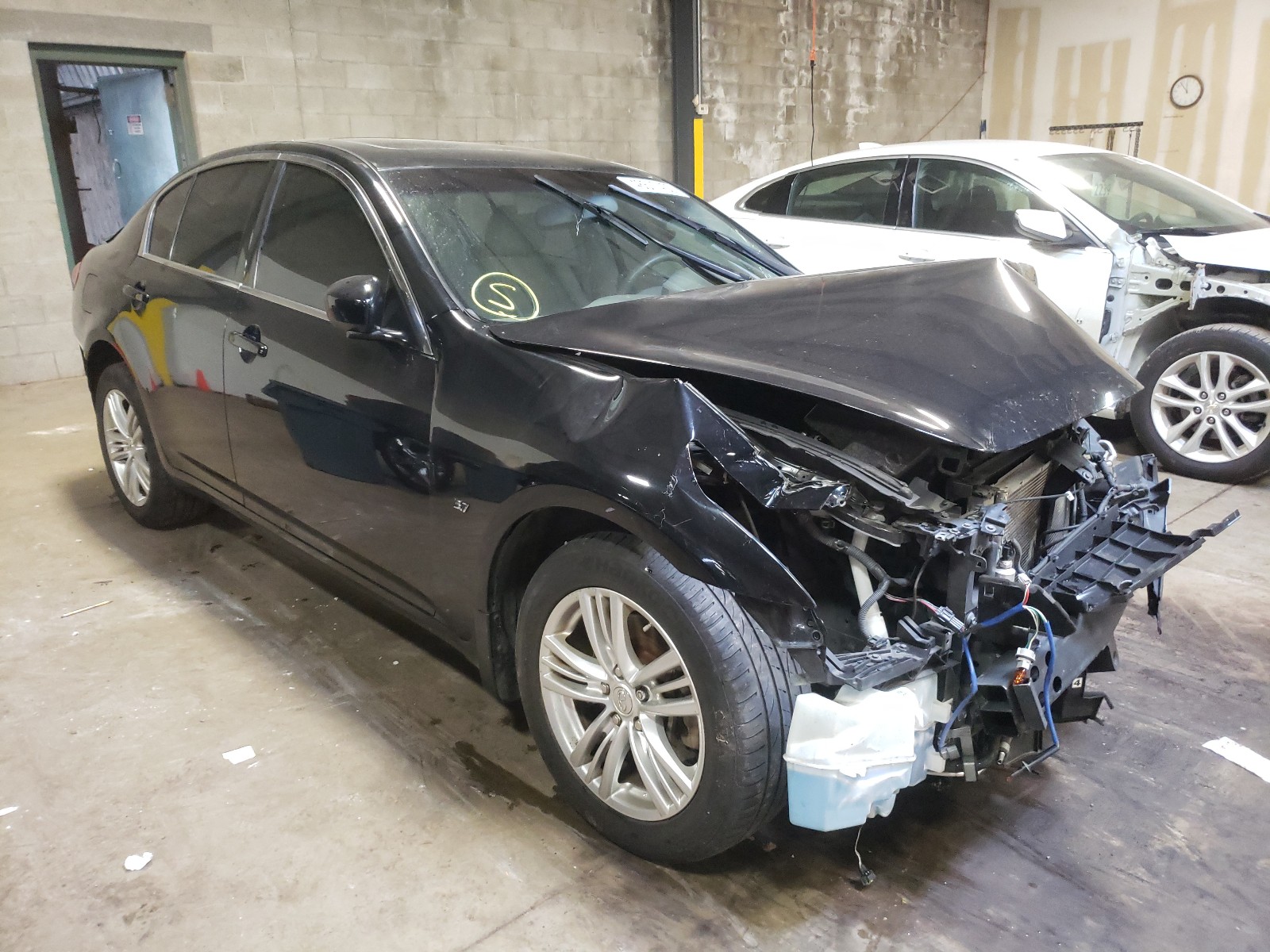 INFINITI Q40 2015 with VIN JN1CV6AR7FM521574 - Photo from auction