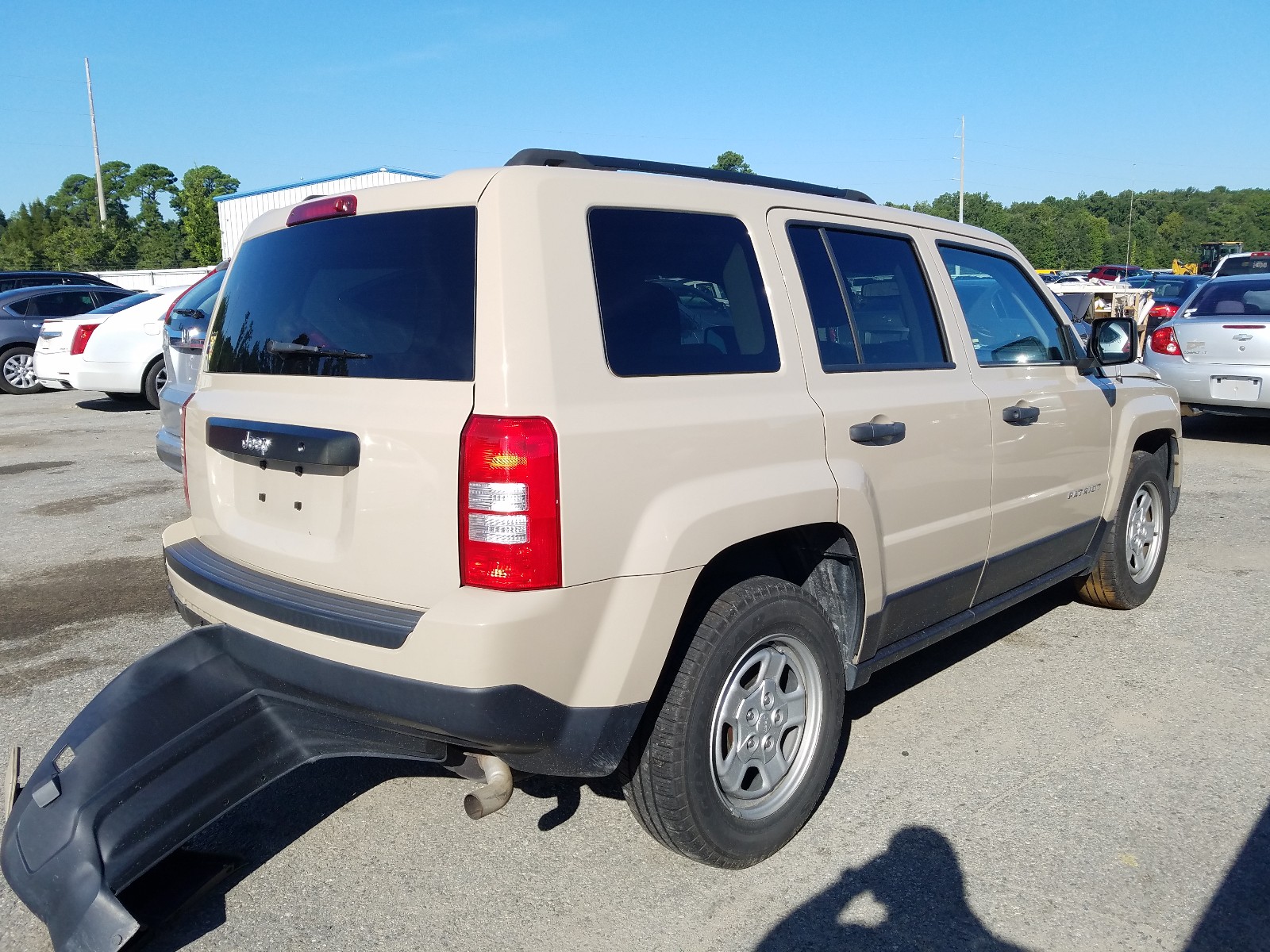 Photo 4 from auction – 2017 JEEP PATRIOT SP with VIN 1C4NJPBB2HD103645