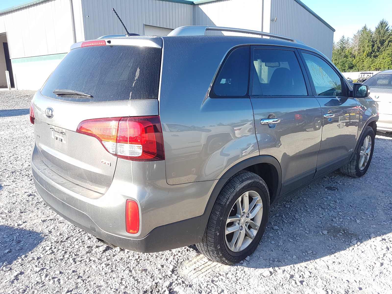 Photo 4 from auction – 2015 KIA SORENTO LX with VIN 5XYKTDA63FG575545