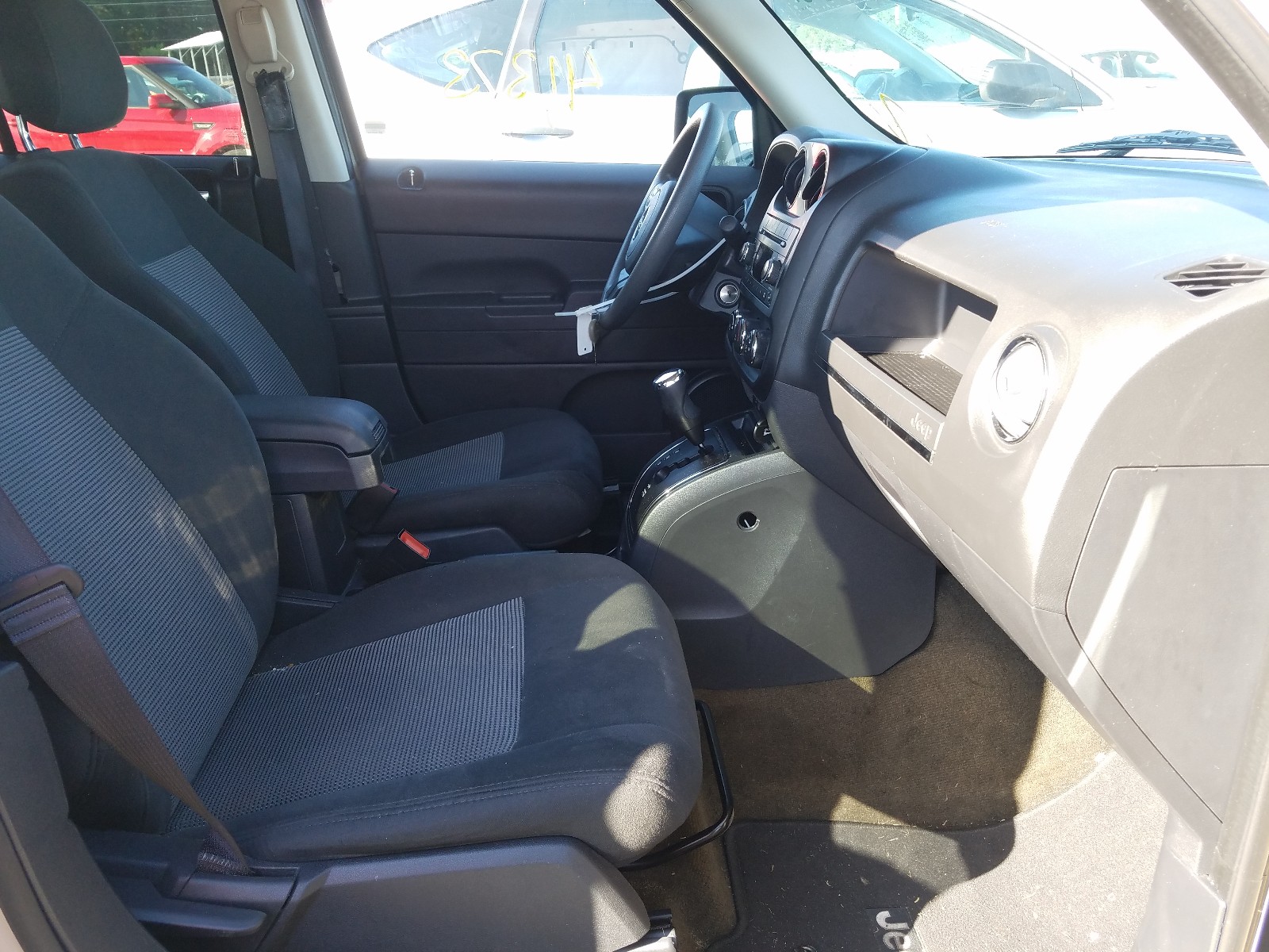 Photo 5 from auction – 2017 JEEP PATRIOT SP with VIN 1C4NJPBB2HD103645