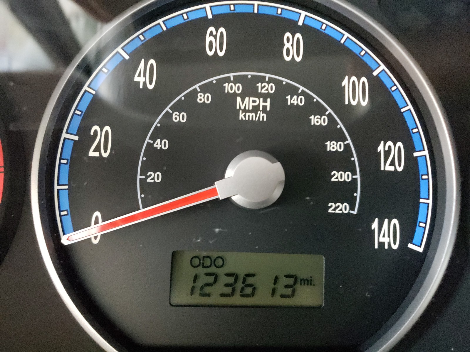 Photo 8 from auction – 2008 HYUNDAI SANTA FE G with VIN 5NMSG13D78H183367