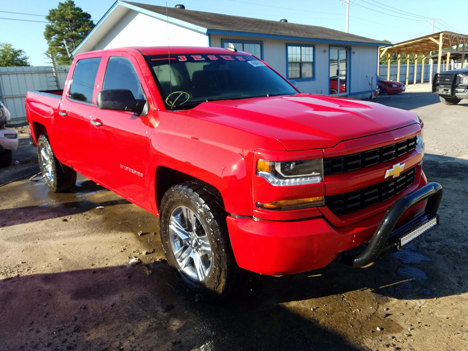 CHEVROLET SILVERADO 2018 with VIN 3GCUKPEC3JG622015 - Photo from auction