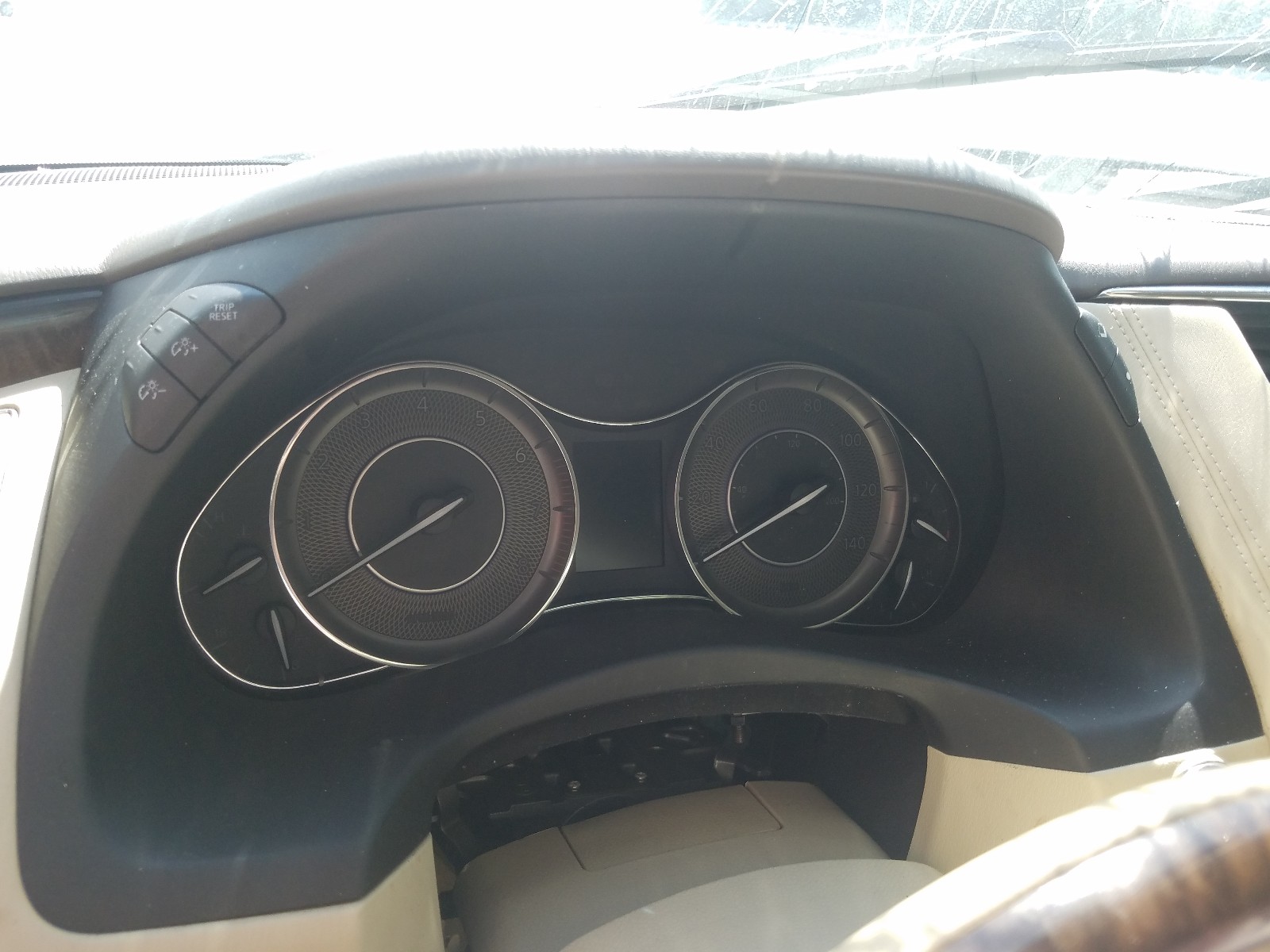 Photo 8 from auction – 2012 INFINITI QX56 with VIN JN8AZ2NF0C9519136