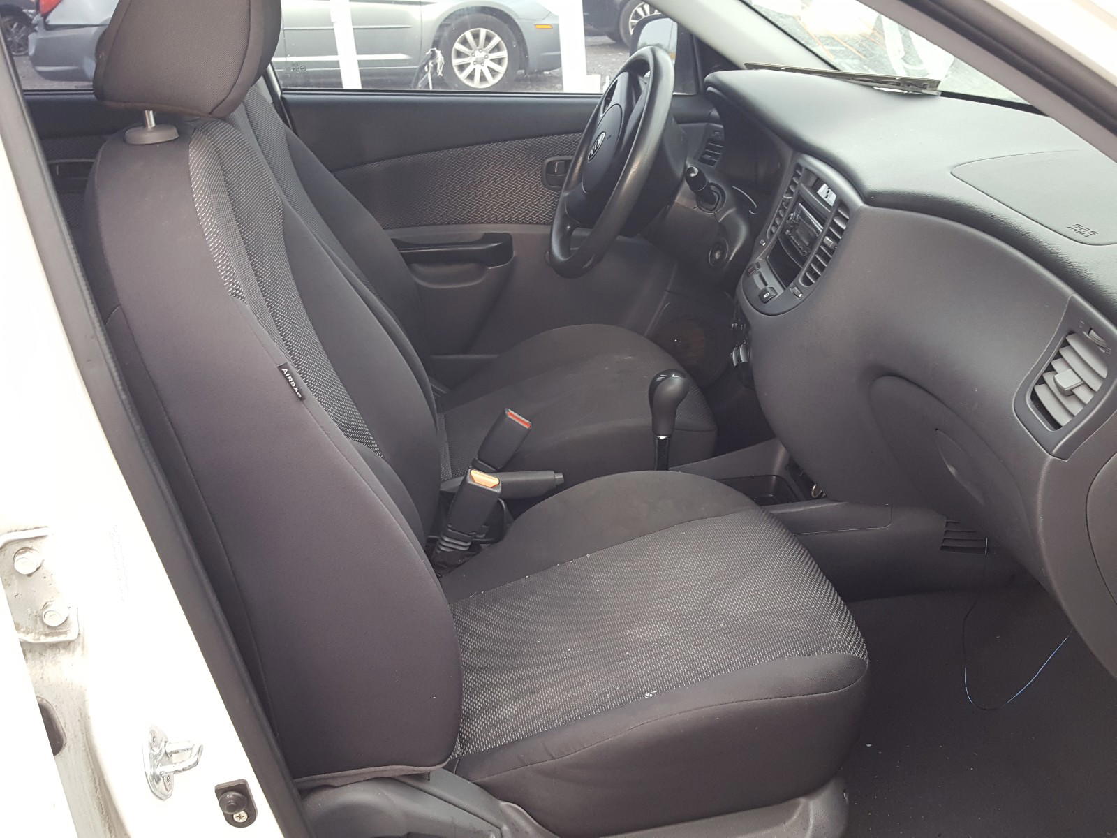 Photo 5 from auction – 2010 KIA RIO LX with VIN KNADH4A35A6624172