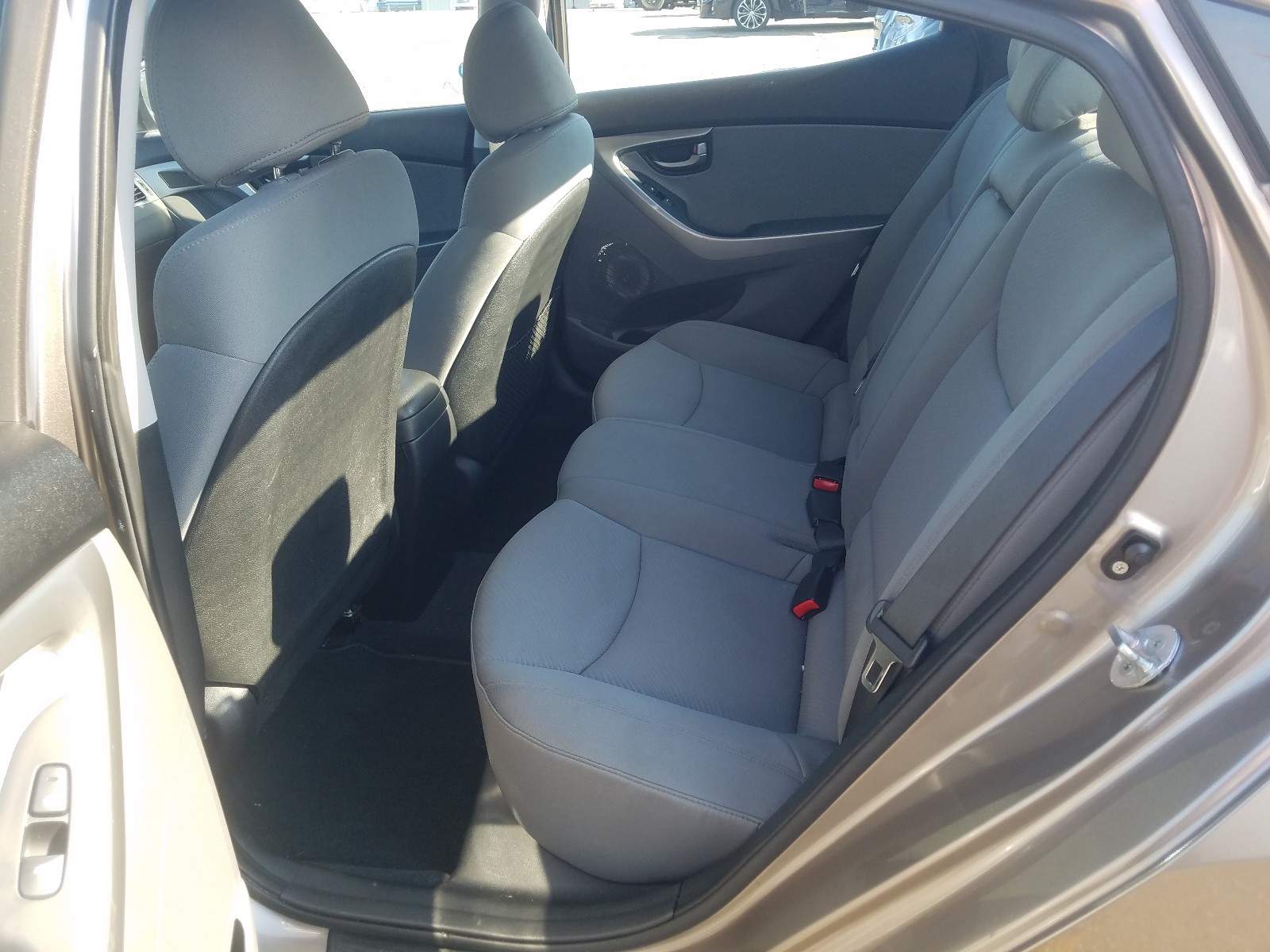 Photo 6 from auction – 2012 HYUNDAI ELANTRA GL with VIN 5NPDH4AE0CH078510