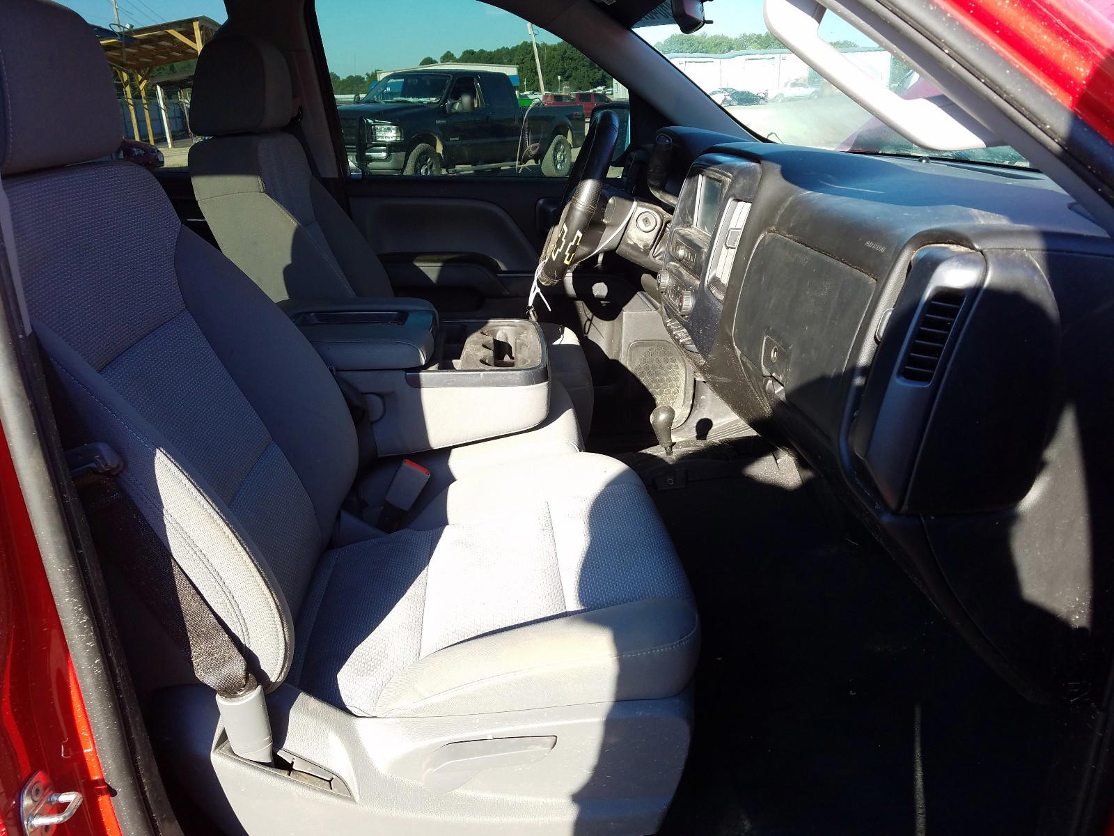 Photo 5 from auction – 2018 CHEVROLET SILVERADO with VIN 3GCUKPEC3JG622015