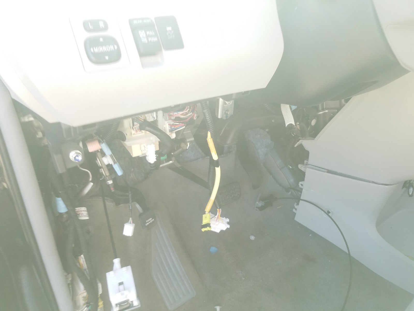 Photo 10 from auction – 2011 TOYOTA SIENNA XLE with VIN 5TDDK3DC3BS020406
