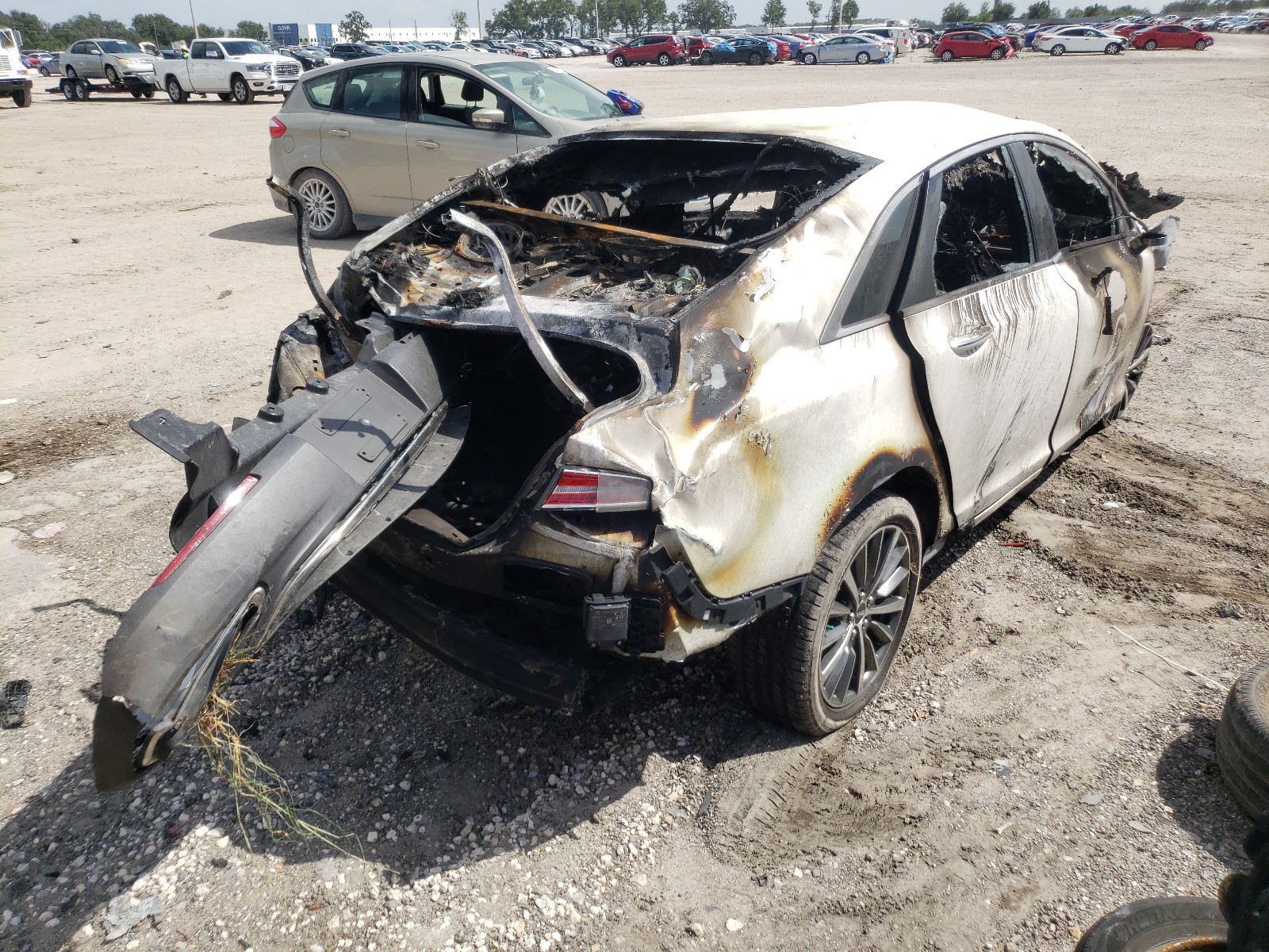 Photo 4 from auction – 2019 LINCOLN MKZ RESERV with VIN 3LN6L5C94KR607252
