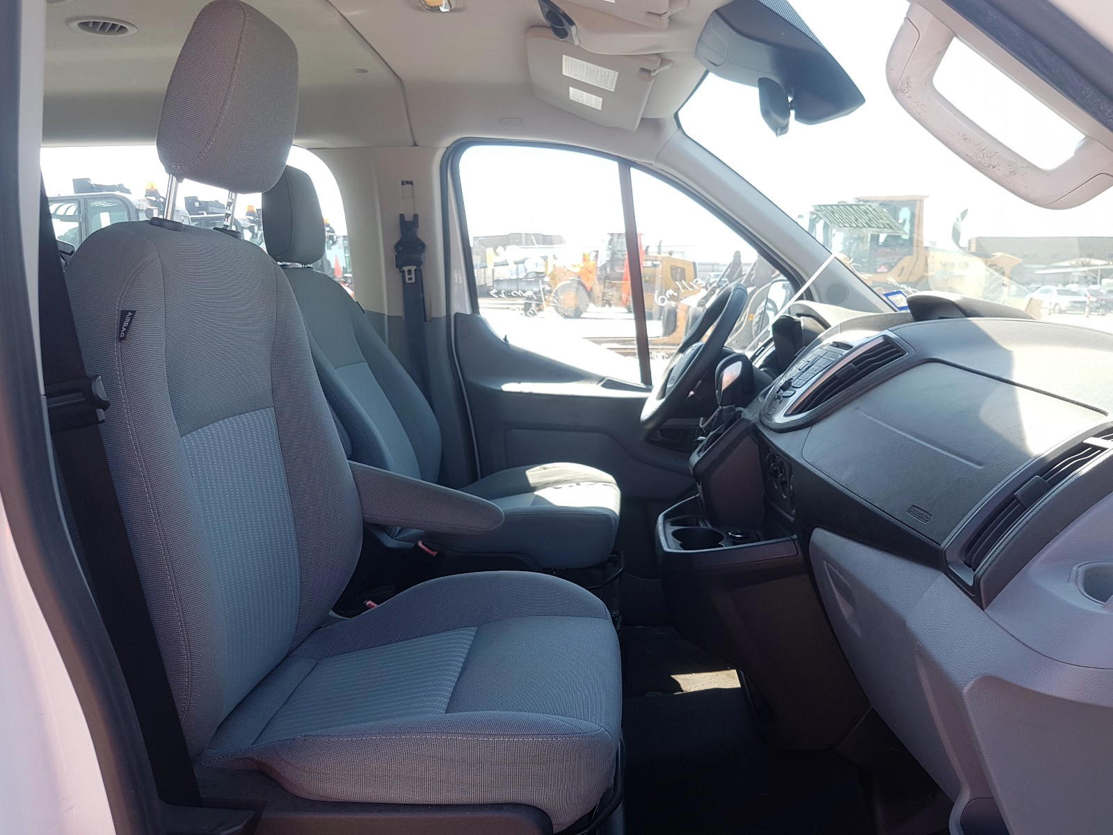 Photo 5 from auction – 2016 FORD TRANSIT T- with VIN 1FBZX2YM2GKA67644